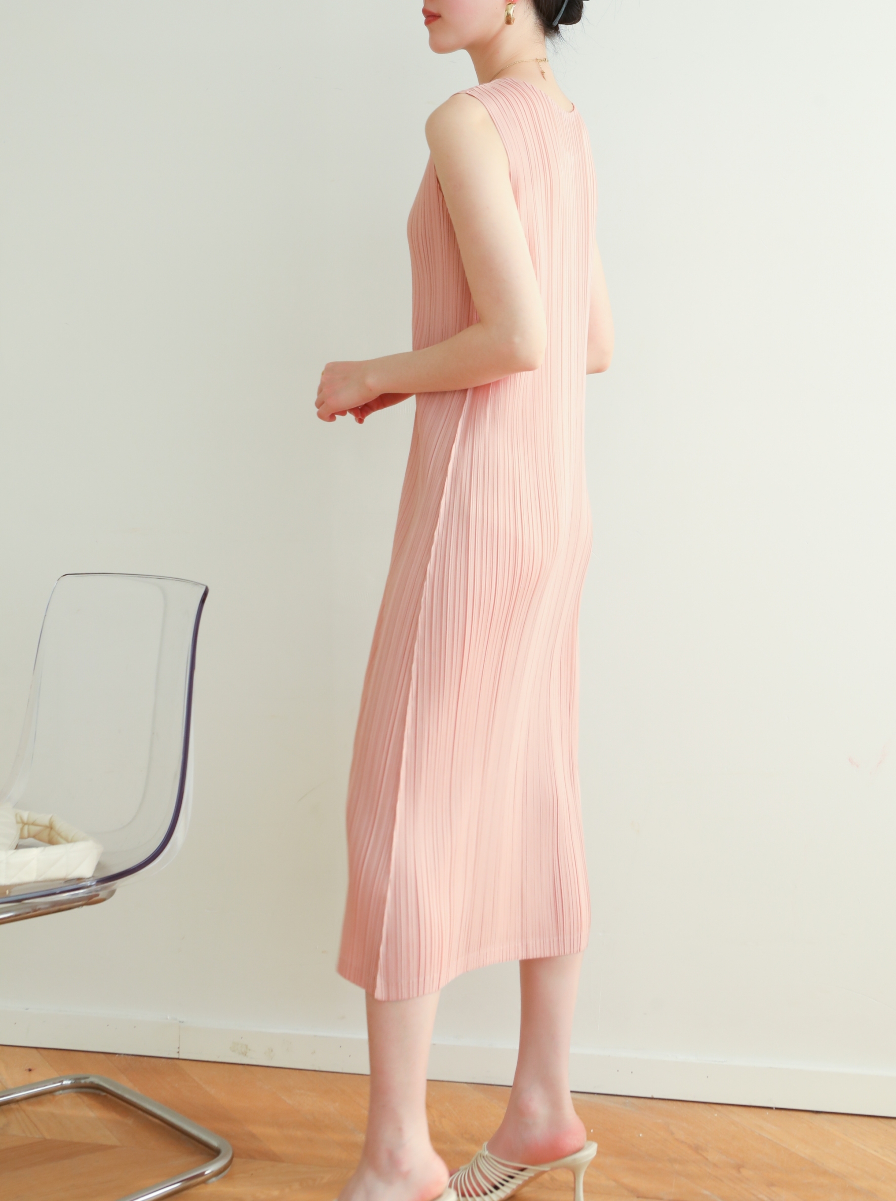 2MUAY BASIC รุ่น GJO7729 SLEEVELESS PLEATED DRESS เดรสผู้หญิง เดรสพลีทคุณภาพ 12สี