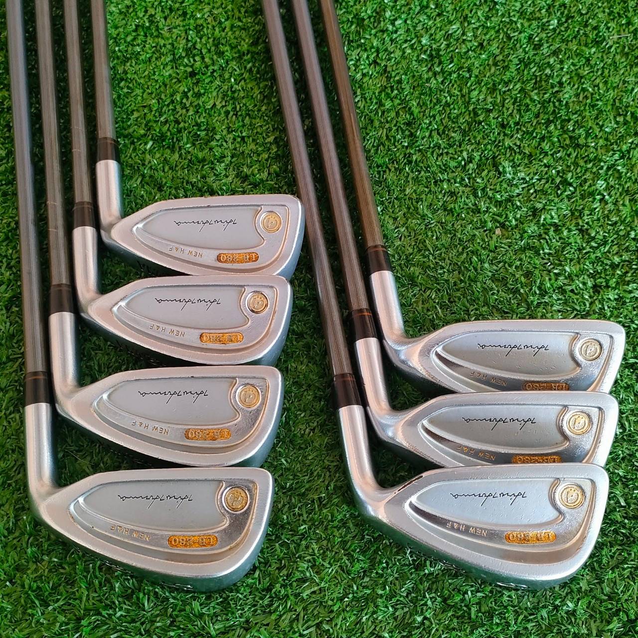 ชุดเหล็ก HONMA LB-280 ตัวนี้่เป็น NEW H&F ทอง24K มีเหล็ก 5 - 11 ก้าน Titanium FLEX R-1 **ก้านระดับ 2ดาว ** สุดยอดพรีเมี่ยม ไม้กอล์ฟมือสอง ของแท้ BY NakaraLuxurious