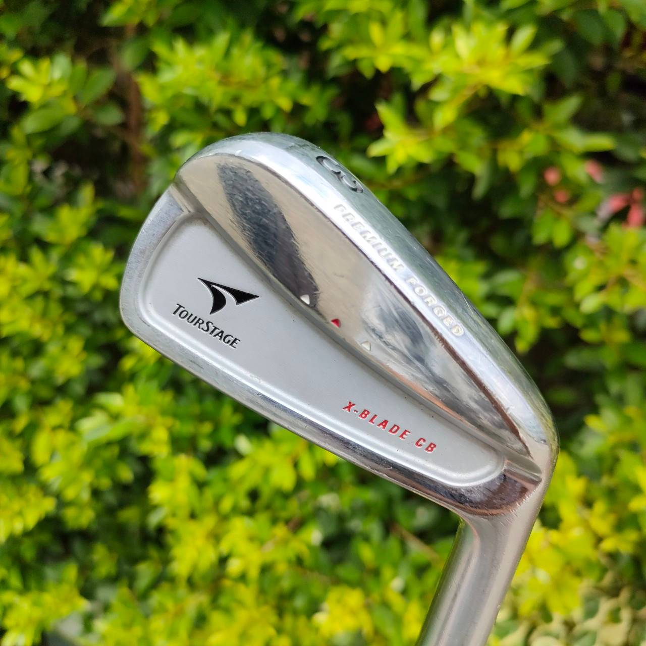 เหล็ก3 TOURSTAGE X-BLADE CB ก้าน DYNAMIC GOLD S200 วัสดุ PREMIUM FORGED เป็นเหล็ก CB ตีง่าย ไม้กอล์ฟมือสอง ของแท้ BY NakaraLuxurious