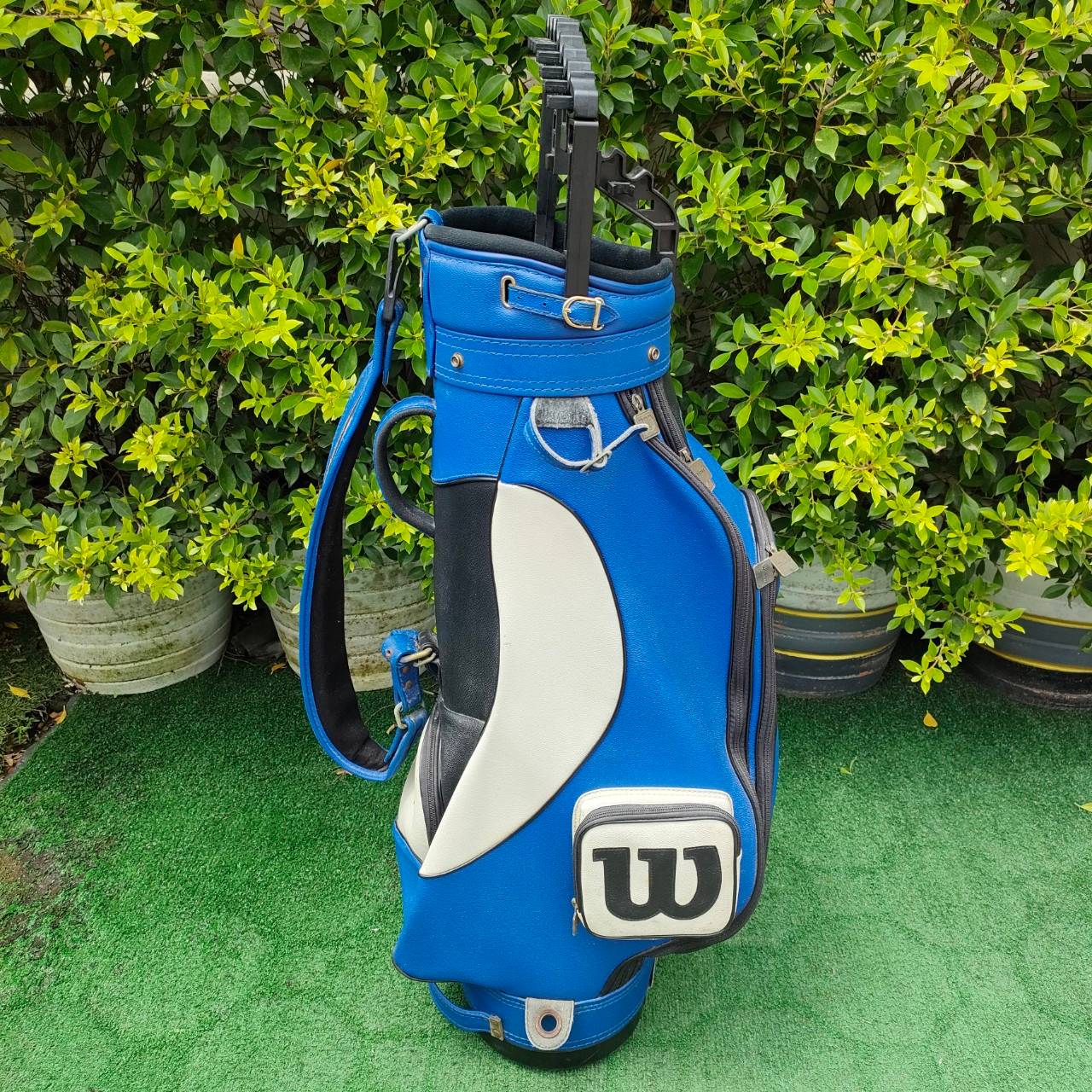 ถุงกอล์ฟ WILSON มือสอง ของแท้ ถุงสุดคลาสสิค มาจากอเมริกา ขาตั้งเหล็กทั้งชุด แถมมาให้ด้วย เป็นถุงซีรี่ WILSON TOUR สวยมาจริง