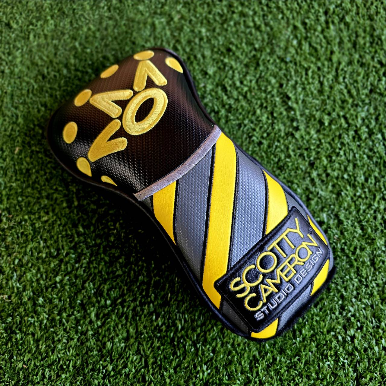 2018 Caution Stripe - Sunshine Yellow Set COVER ใส่ FW SCOTTY CAMERON ของแท้ มือสอง สภาพงามมากๆ เดิมๆ หายากมาก ตอนนี้หาไม่ได้แล้ว