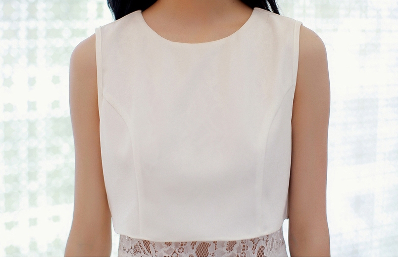 เดรสเกาหลีแขนกุด ตัดต่อลูกไม้ แต่งเป็นเสื้อกั๊ก ตามแบบ สีดำ