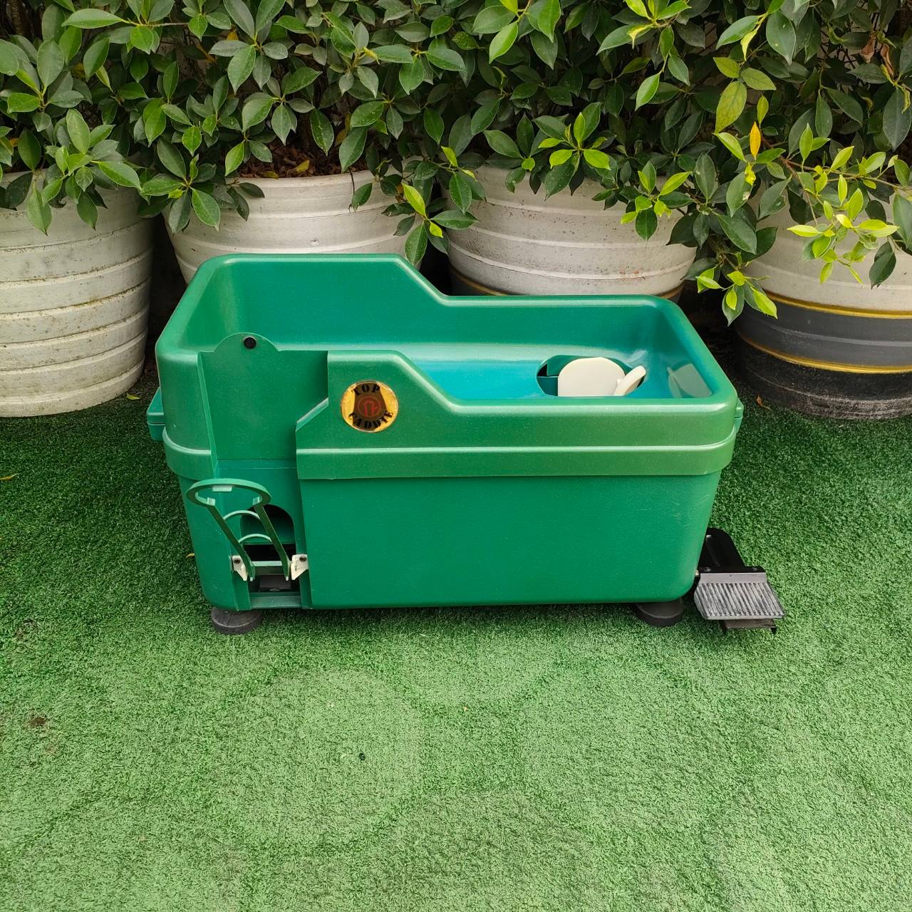 เครื่องจ่ายลูกกอล์ฟมือสอง สภาพสวยมากเดิมๆ แข็งแรงครับ ใช้ซ้อมที่บ้าน คู่กับพรมไดร์ฟ เต๊นไดร์ฟได้เลยครับ