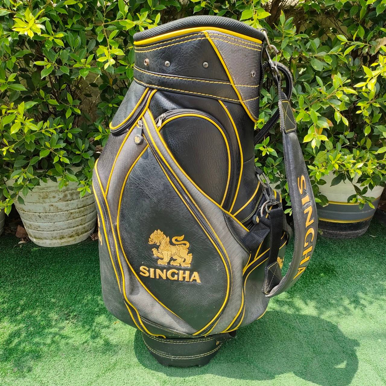 ถุงกอล์ฟ SINGHA มือสอง ถุง TOUR ใบใหญ่เลยครับ