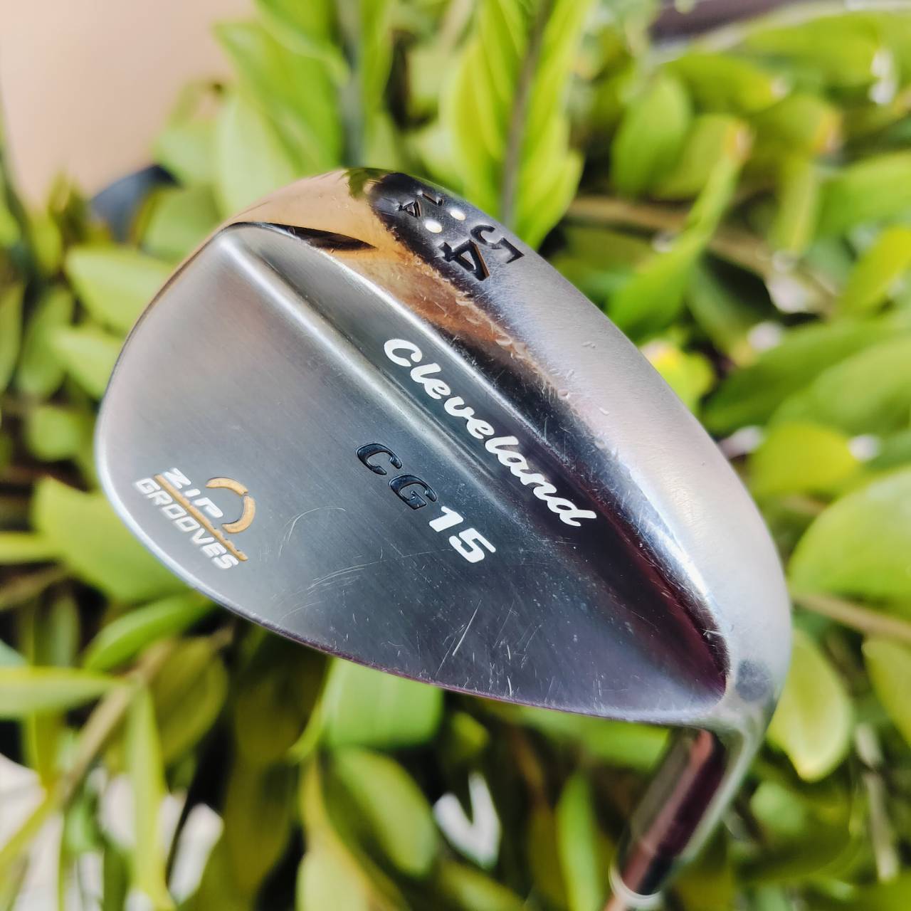 WEDGE CLEVELAND CG15 องศา 54 BOUNCE 14 ร่องแบบ ZIP เป็นสี่เหลี่ยม เหมือนร่องของซิปเลยค่ะ โหดแบบมากๆ ไม้กอล์ฟพรีเมี่ยมมือสอง ของแท้ By NakaraLuxurious