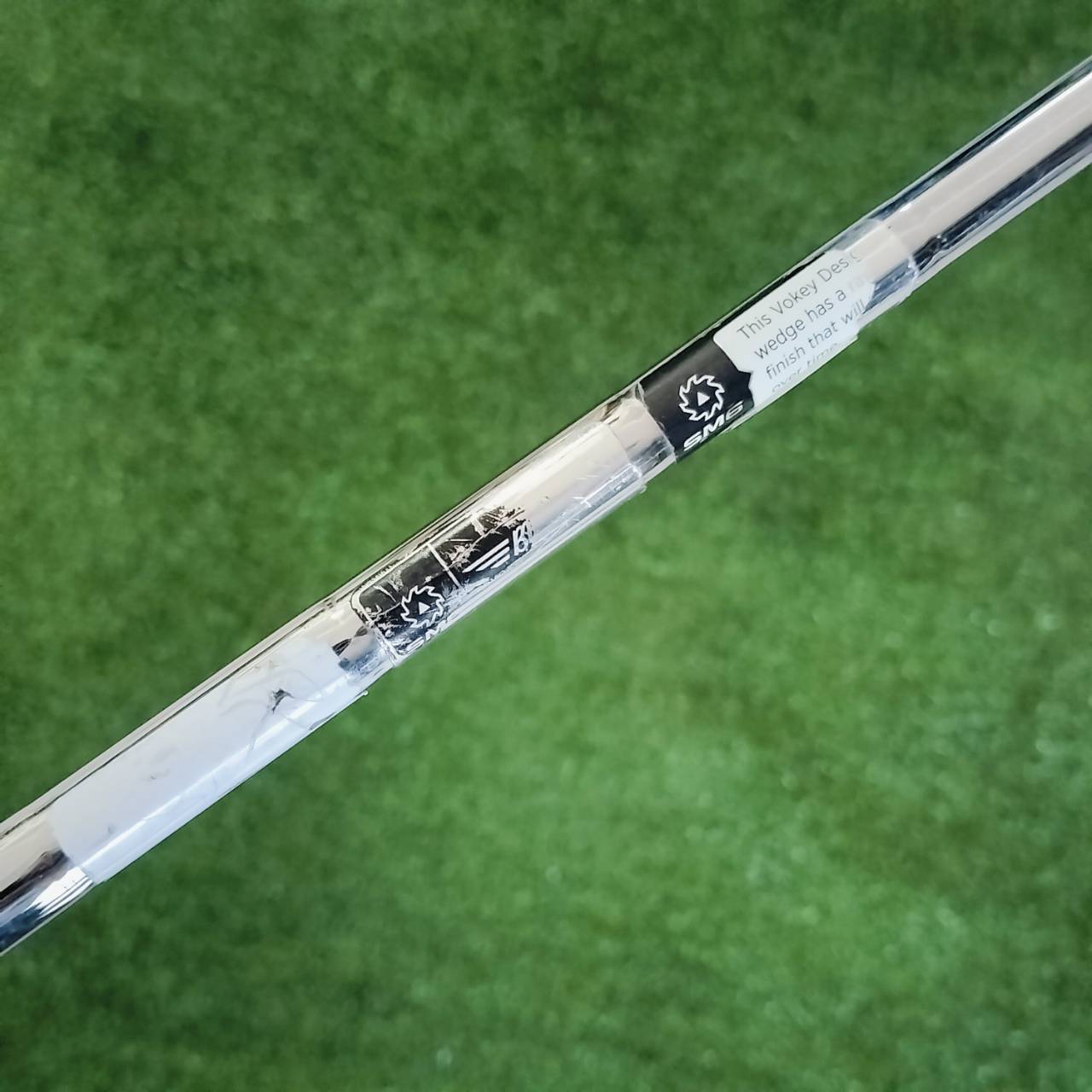 WEDGE TITLEIST SM6 องศา 56 BOUNCE 14 F GRIND ฐานด้านล่างเต็ม ตีเต็มวงได้ และเหมาะกับวงสวิงทุกรูปแบบเลยค่ะ ไม้กอล์ฟพรีเมี่ยมมือสอง ของแท้ By NakaraLuxurious