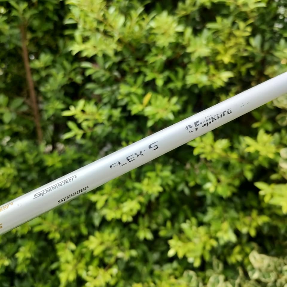 DRIVER TITLEIST 915 D3 องศา 9.5 ก้าน SPEEDER MOTORE FLEX S ตีมันส์ระเบิดเลยครับ หน้ายืดยุบมากๆ และก้าน FUJIKURA ด้วย ทั้งไกล ไขปรับได้แบบสุดๆ ตีสนุกมากครับ ราคาพิเศษสุดพลาดไม่ได้!!!