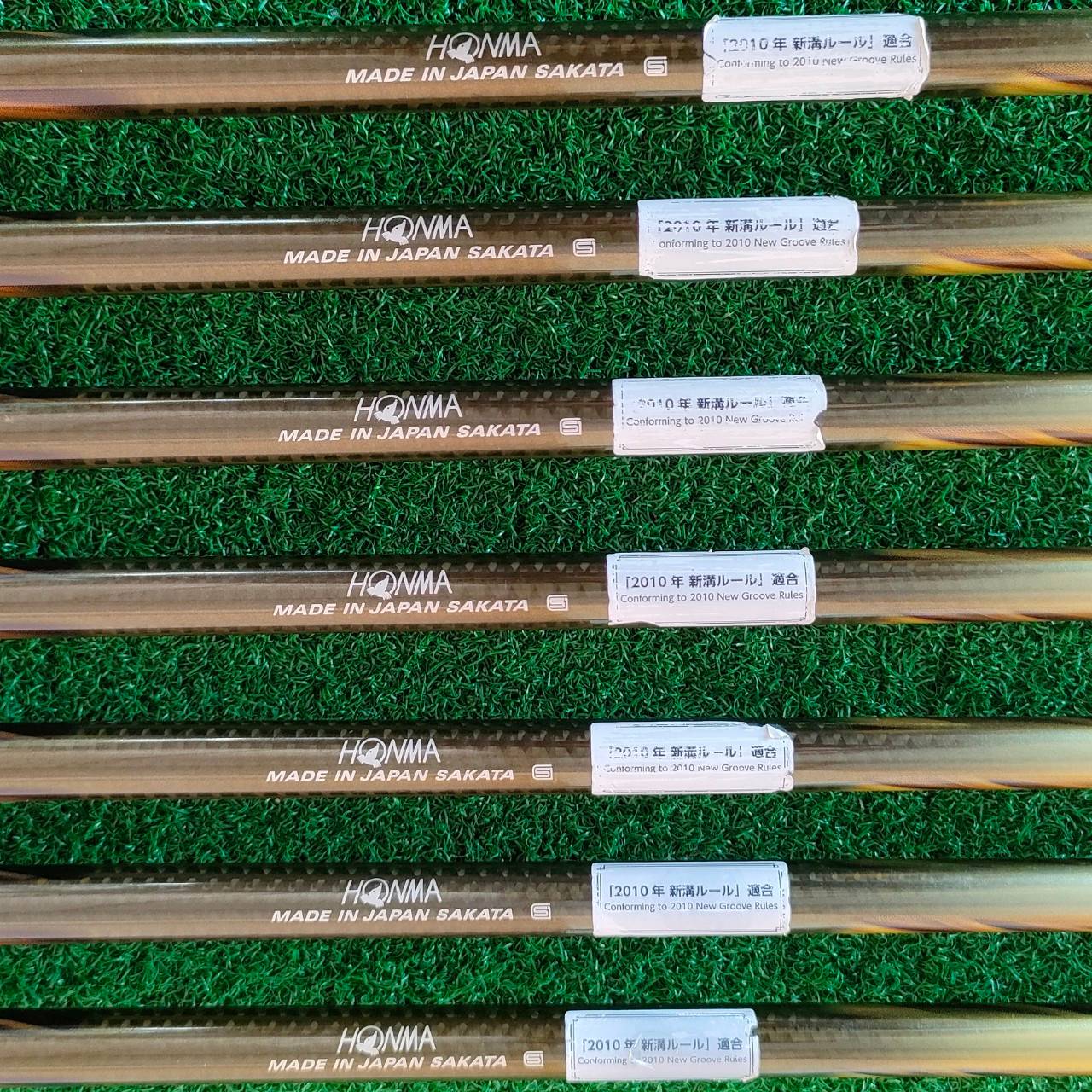 ชุดเหล็ก HONMA BERES FORGED-F MG700 มีเหล็ก 5 - 11 มีมากชิ้นกว่าชุดอื่น ระยะตีไกลกว่าเหล็กปกติถึง 1 เบอร์ เช่น เหล็ก 5 ตีระยะเท่าเหล็ก 4 สุดยอดวัสดุพรีเมี่ยมแบบสุดๆ และ ก้าน ARMRQ UD49 ก้าน 2 ดาว ** FLEX R