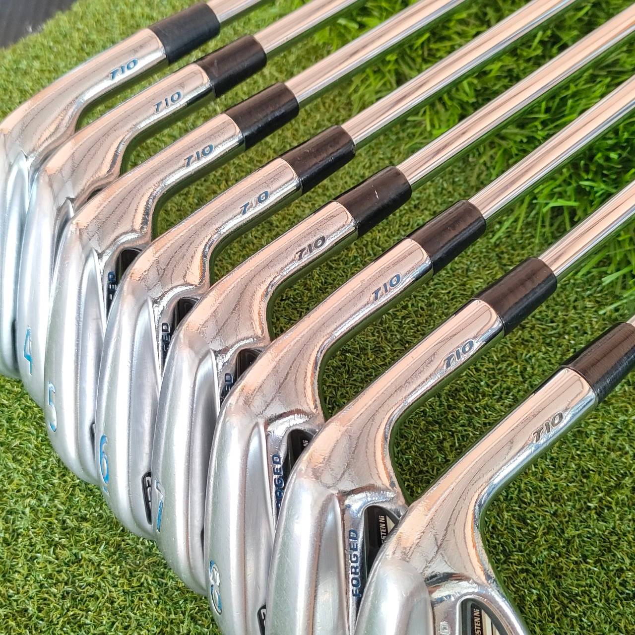 ชุดเหล็ก Titleist AP2 710 FORGED มีเหล็ก 3 - 9 PW ก้าน DYNAMIC GOLD S200 สภาพสวย ตีไม่ยาก นุ่มมากๆ