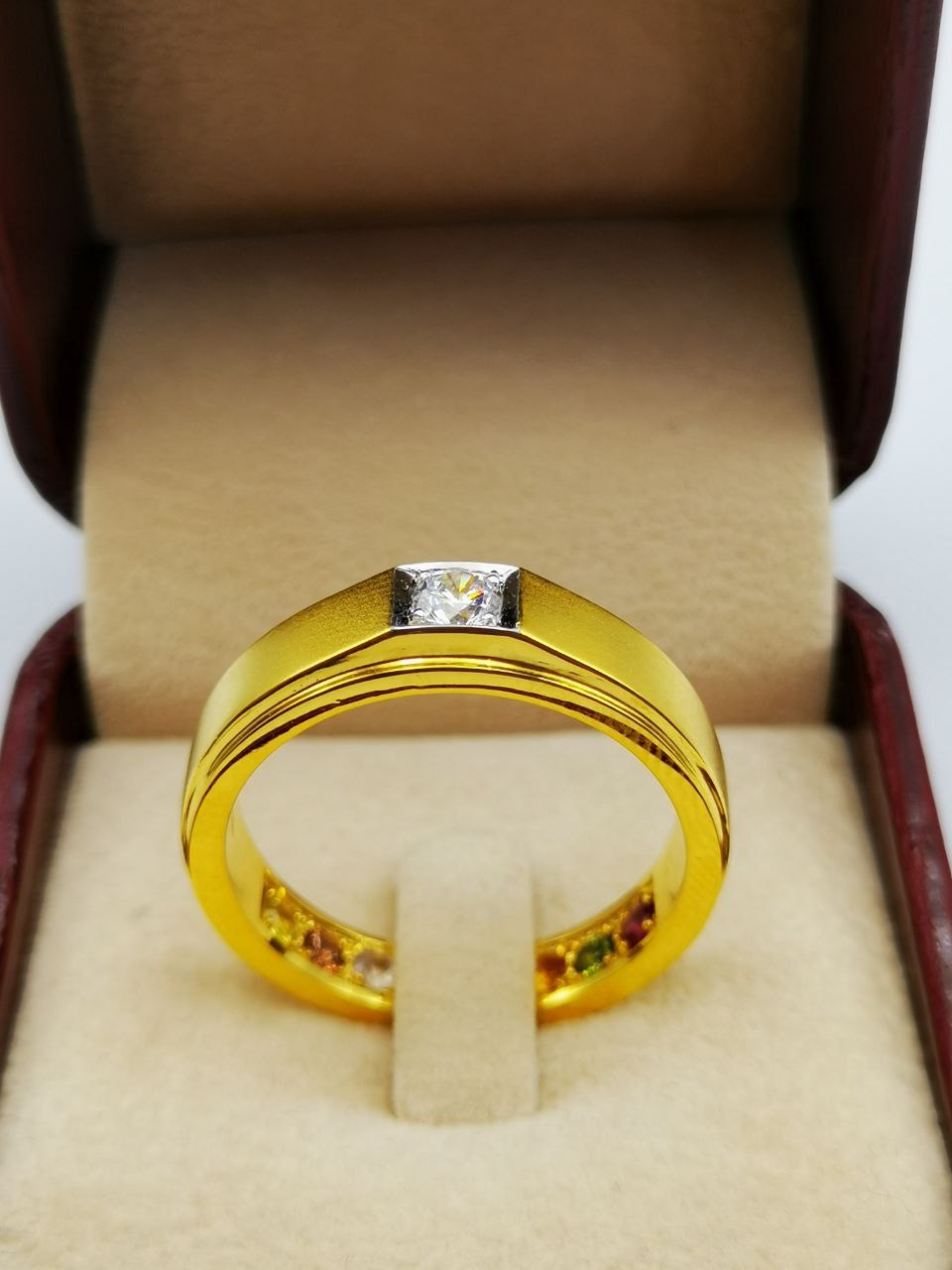 แหวนนพเก้าฝัง