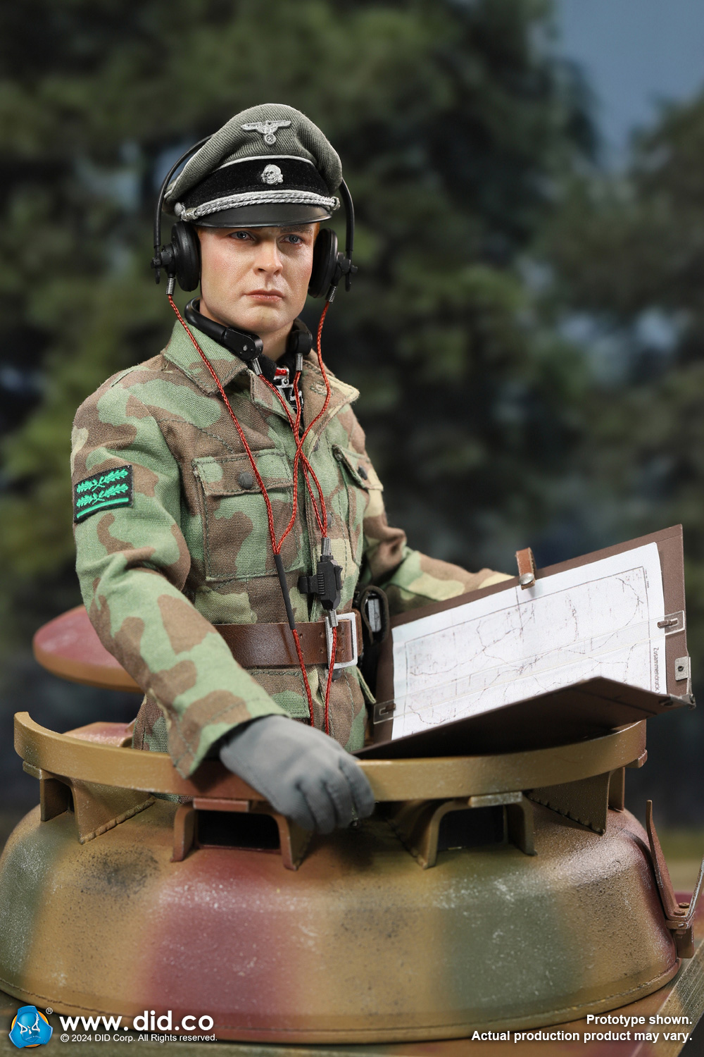 [สั่งจอง] DID D80176 1/6 : WWII German Commander - Max