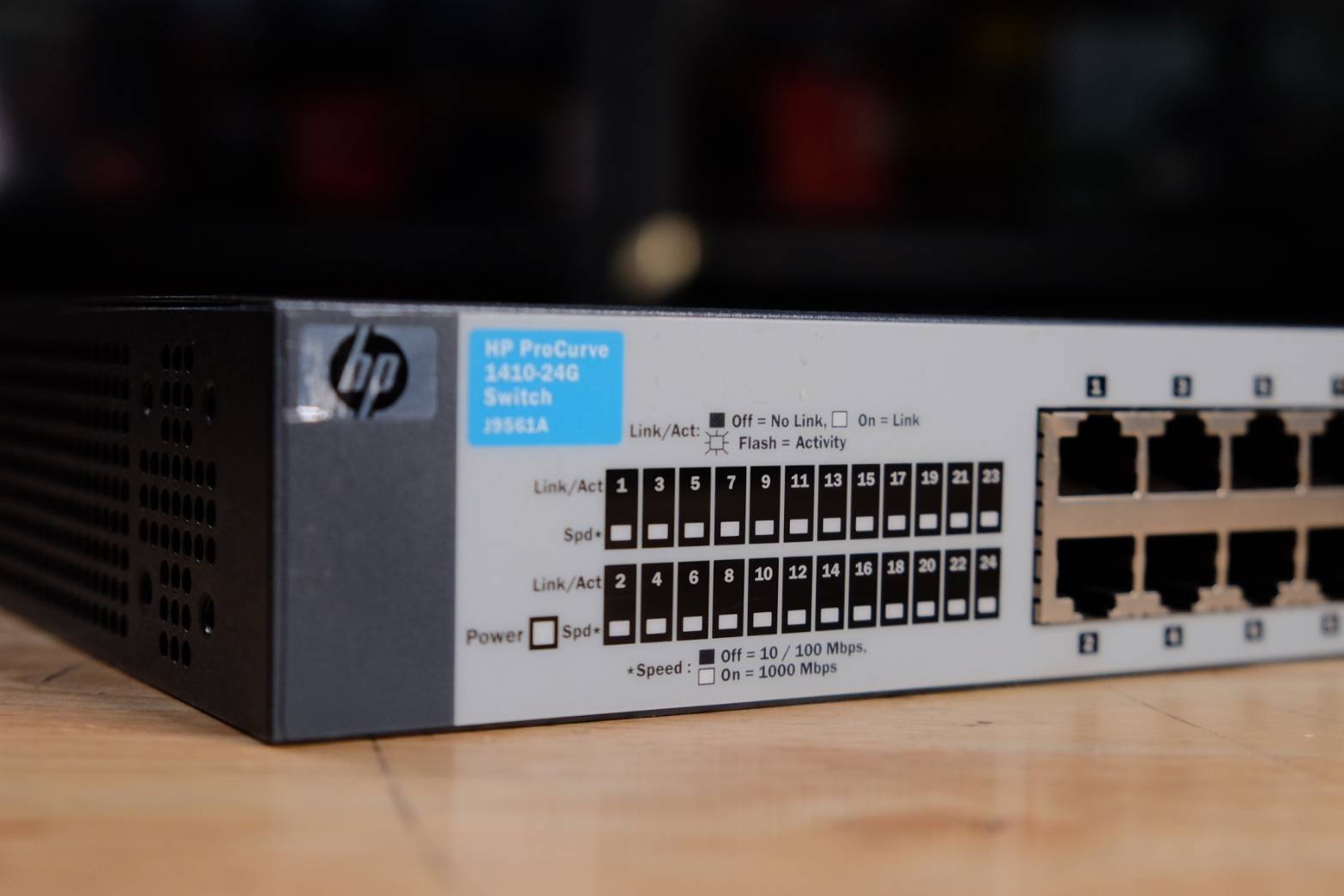 J9561A HP 1410-24G J9561A 24-Port Gigabit Switch