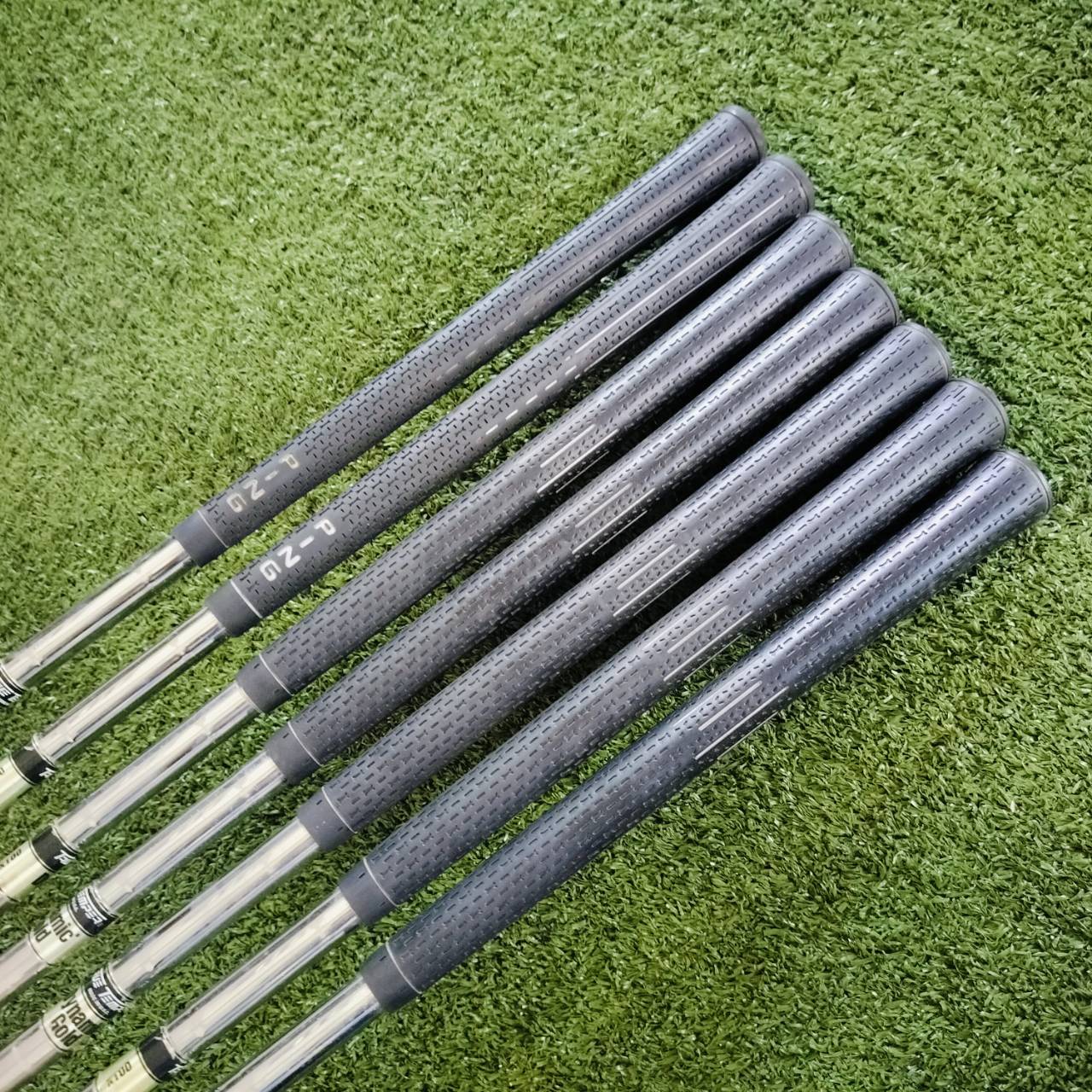 ชุดเหล็ก Titleist CB FORGED 712 ก้าน DYNAMIC GOLD X100 ก้านแข็งตีมันส์ใส่ได้เต็มๆ ตีแรงเอาอยู่ เหล็ก FORGED สุดพรีเมี่ยม และ มี CAVITY ชดเชยสูง ไม้กอล์ฟพรีเมี่ยมมือสอง ของแท้ By NakaraLuxurious