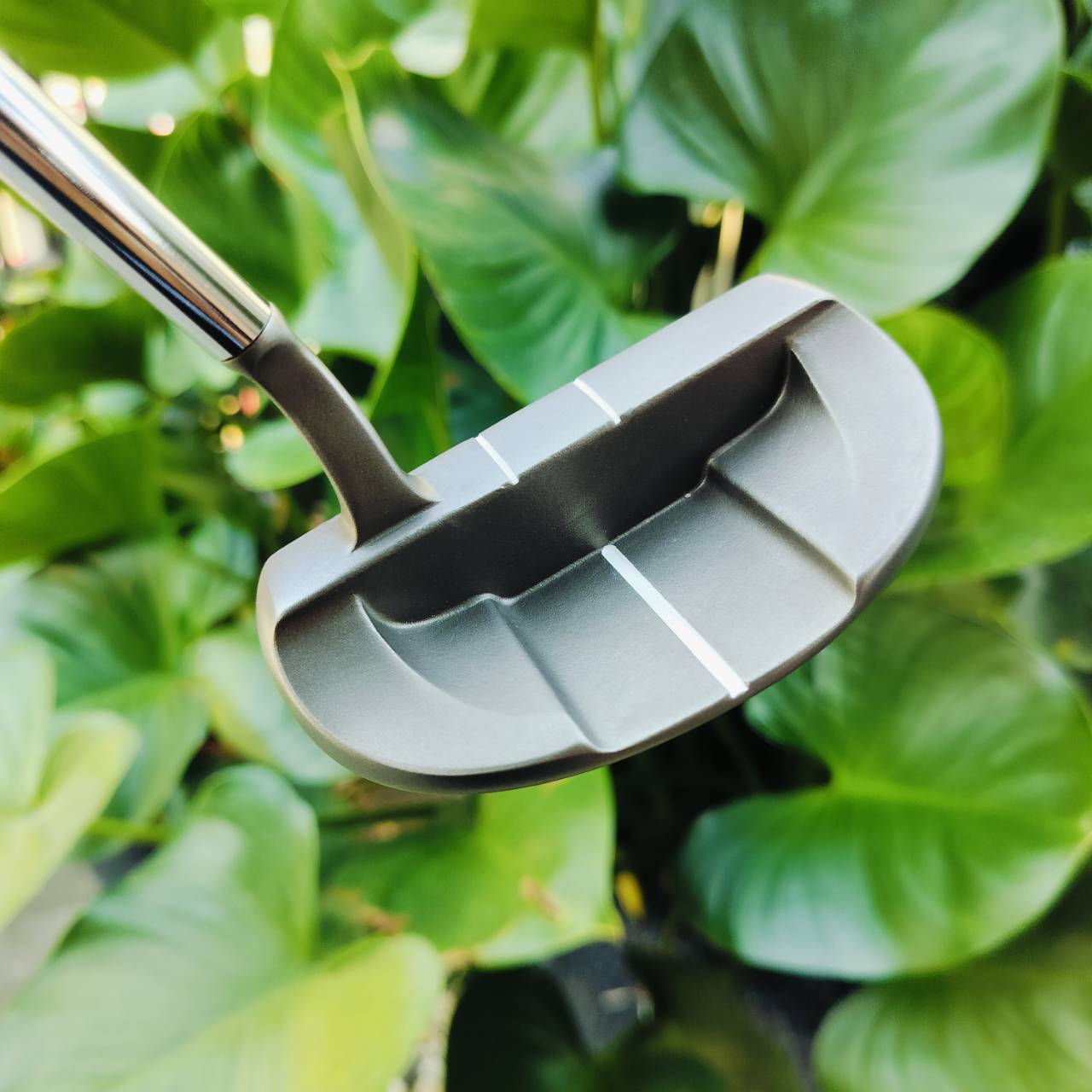 PUTTER MIZUNO RV 04 ยาว 33 นิ้ว สภาพสวยนางฟ้า มี COVER เดิมแท้ พัตเตอร์ทรงมอลเล็ตที่พัตต์ได้ง่าย ไม้กอล์ฟพรีเมี่ยมมือสอง ของแท้ By NakaraLuxurious