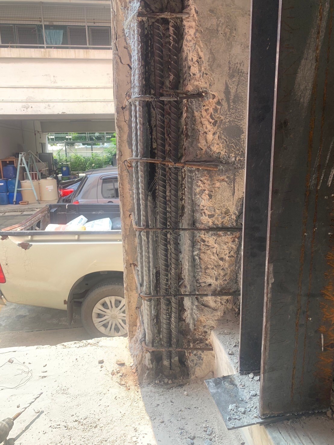 งานซ่อมโครงสร้างเสา หอพักพยาบาลบางระมาด รพ.ศิริราช