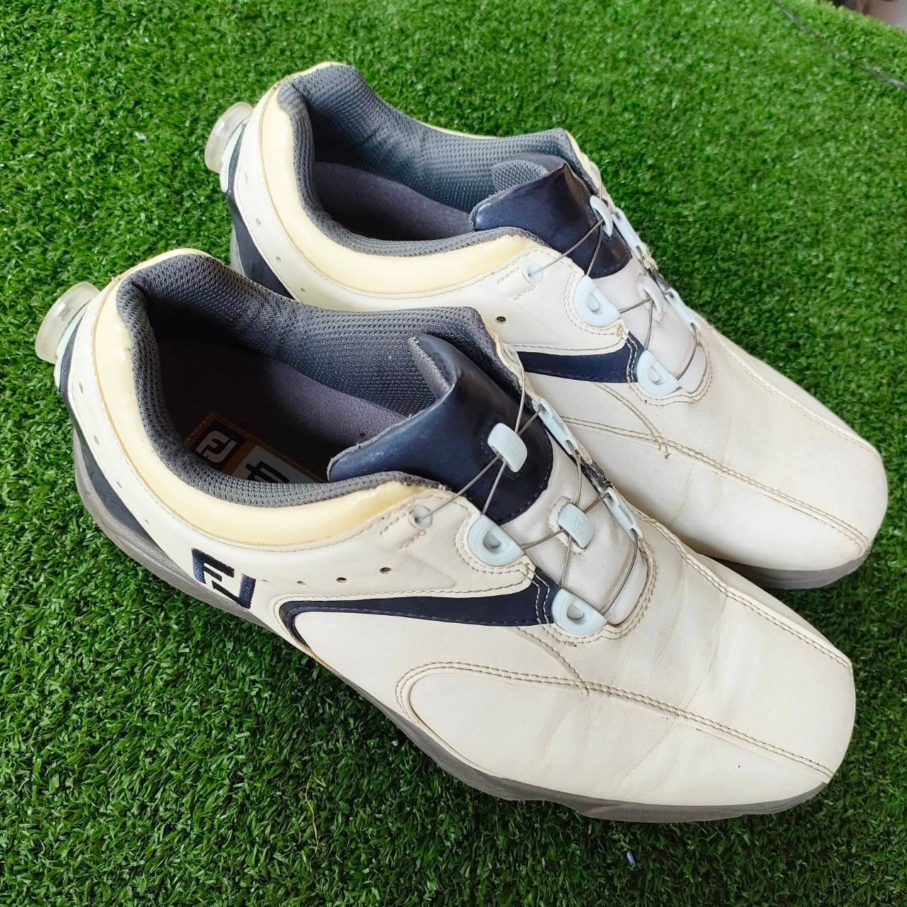 รองเท้ากอล์ฟ FJ มือสอง รองเท้ากอล์ฟมือสอง ของแท้ BY NakaraLuxurious