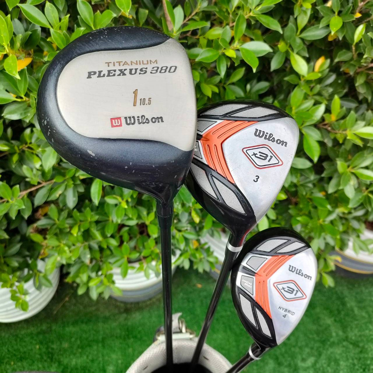 ไม้กอล์ฟครบชุด WILSON มีหัวไม้ครบ 1 , 3 HYBRID ชุดเหล็ก 5 - 9 พร้อม PW PUTTER WILSON ถุงกอล์ฟสวย ช่องเยอะ พร้อมออกรอบได้เลยครับ
