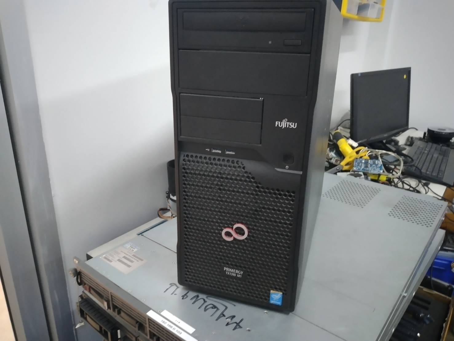 Fujitsu PRIMERGY TX1310 M1 Server หา server ดี ๆ ใช้งานในบริษัทขนาดเล็ก ในงบที่ประหยัด