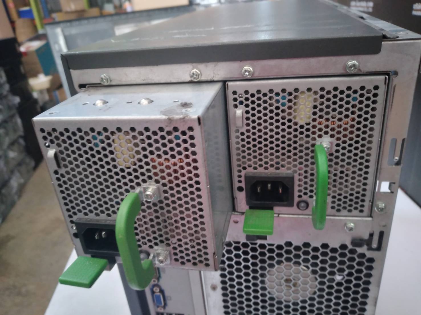 Fujitsu primergy tx200s6