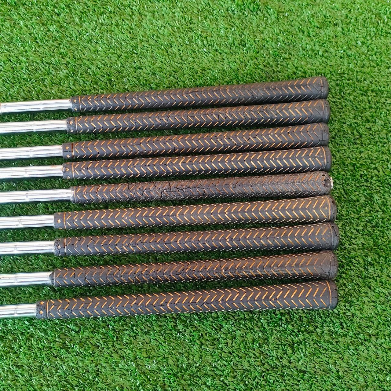 ชุดเหล็ก LYNK LIBERTY มีเหล็ก3-9 เเละ PW SW ครบชุด 9 ชิ้น ครับ ** กริฟ สภาพเสื่อม ** เหล็กสุดคมในตำนาน!! ไม้กอล์ฟมือสอง ของแท้ BY NakaraLuxurious