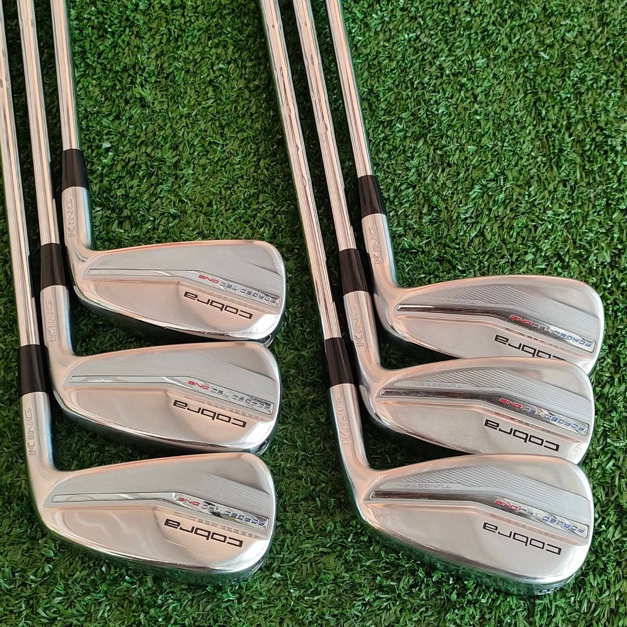 ชุดเหล็ก 2022 Cobra King Forged TEC One Length มีเหล็ก 5-9 เเละ PW เป็นรุ่นใหม่ สภาพใหม่สวยจัด ก้าน KBS S-TAPER LITE FLEX S สุดยอดก้านครับ สุดยอดเหล็กคุณภาพ ที่ตีวงสวิงเดียวกันทั้งชุด ควบคุมได้ดี ฟีลลิ่งดี ได้ผลมากจริงๆครับ