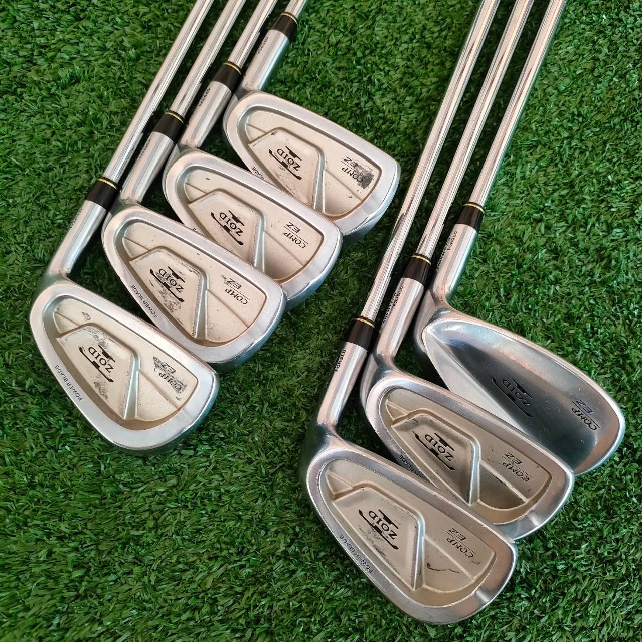 ชุดเหล็ก MIZUNO T- ZOID COMP EZ POWER BLADE มีเหล็ก 5-9 เเละ PW SW ก้าน RIFLE FCM 6.0 เป็นเหล็ก GRAIN FLOW FORGED พรีเมี่ยมญี่ปุ่น ก้านก็ดีมากๆ เป็นไรเฟิล ไม่มีปล้องลดการสั่น ใบคมแต่มี Cavity ตีง่าย มันส์ สำคัญ ราคาแบบคุ้มจัดๆ