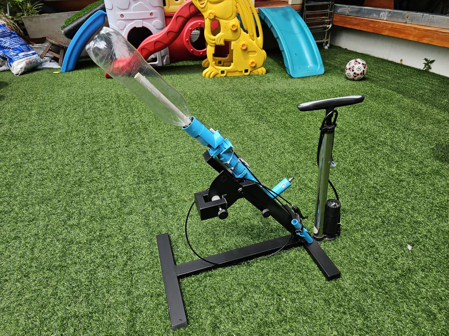 ฐานยิงจรวดขวดน้ำ แถมที่สูบลม ทดลองวิทยาศาสตร์ทดสอบยิงจรวดขวดน้ำ สื่อการสอนเด็กประถม มัธยม ช่างเทคนิค ปวช ปวส ใช้ในการแข่งขันยิงจรวดขวดน้ำ