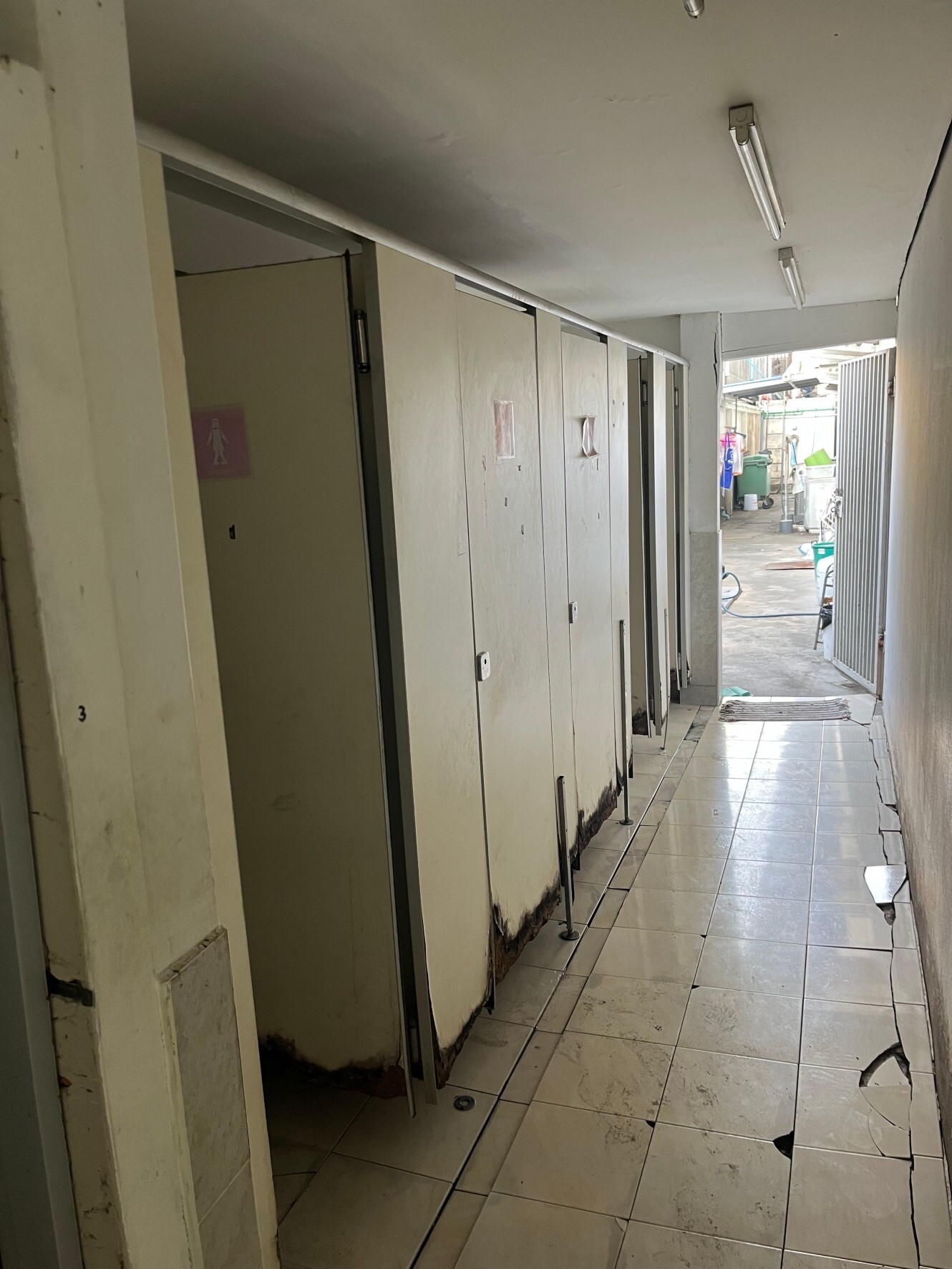 ปรับปรุงห้องน้ำโรงงานโดนัท NK