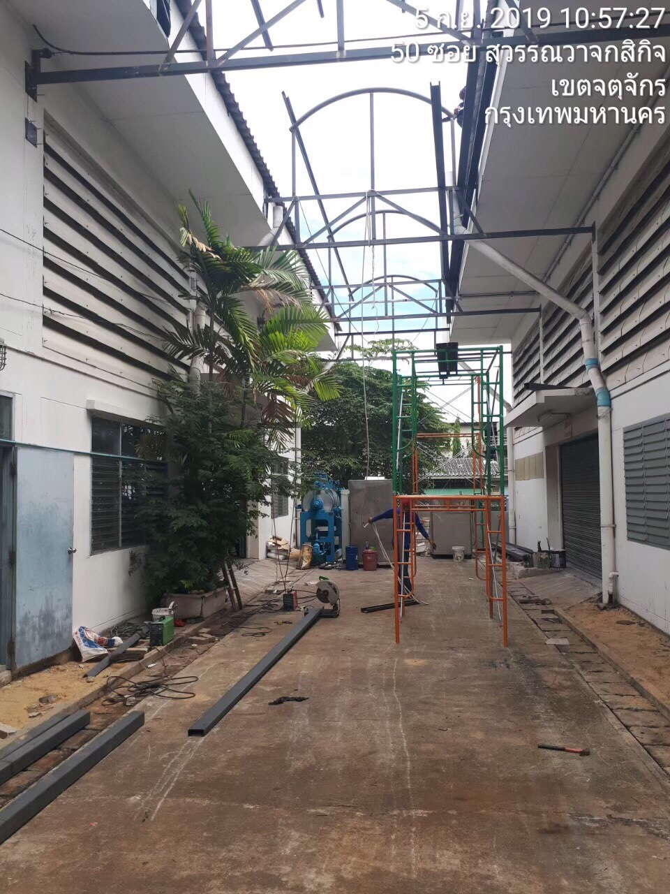 งานเทพื้น ทำหลังคาทางเชื่อมอาคารวิศวโรงงาน ม.เกษตร