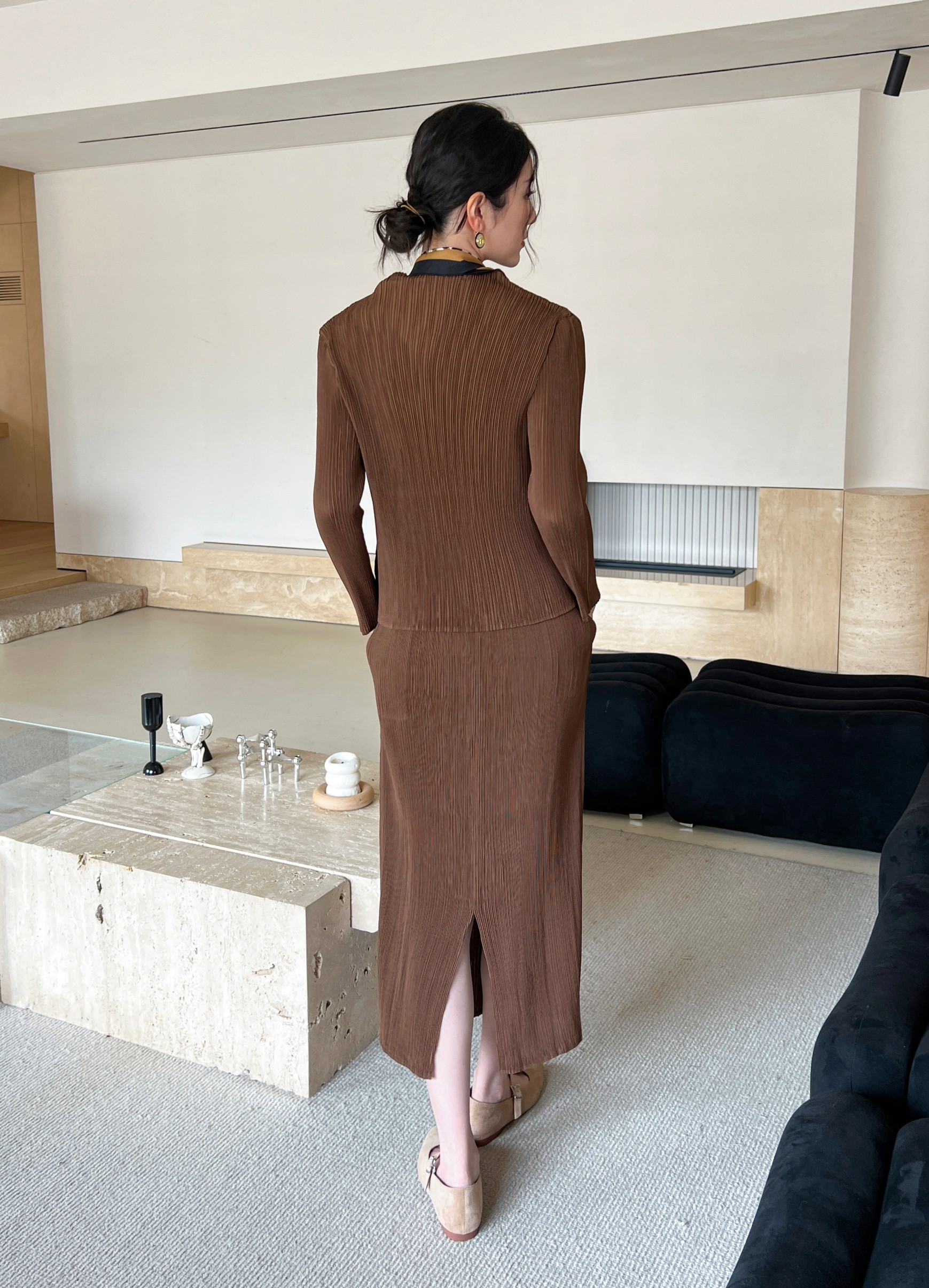 ปรับราคาลง20%!! 2MUAY รุ่น GJO11032/ GJO11044 เซ็ตพลีทผ้าแมตต์ HIGHNECK LONGSLEEVE TOP WITH PENCIL SKIRT PLEATED SET 10 สี FREE SIZE