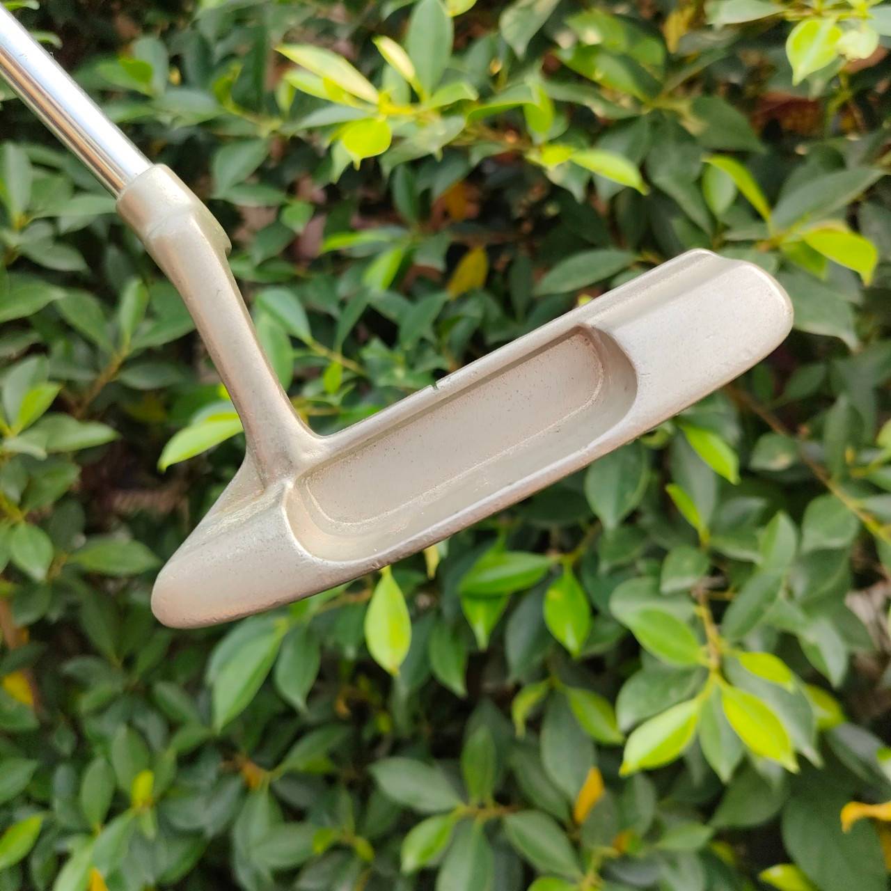 ** ไม้กอล์ฟสำหรับผู้หญิง ** PUTTER BRIDGESTONE LP-2A03 ความยาว 32.5 ก้าน BRIDGESTONE