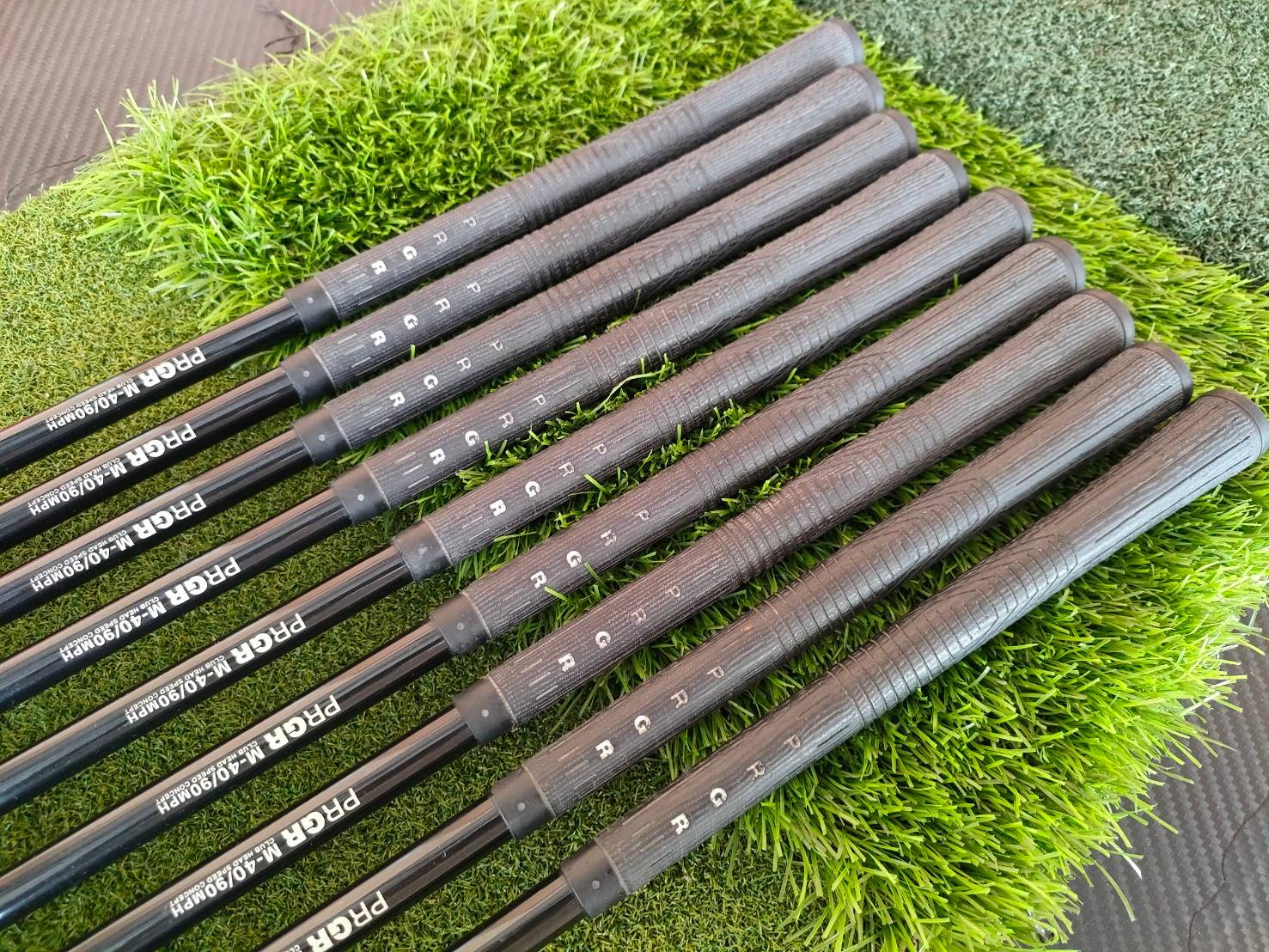 ชุดเหล็ก PRGR DATA811 มีเหล็ก 3 - PW SW ก้านกราไฟต์ PRGR M-40 /90MPH ไม้กอล์ฟพรีเมี่ยมจากประเทศญี่ปุ่น วัสดุดีมากตีง่ายและนุ่มมากวันนี้จัดให้ราคาพิเศษแน่นอนครับ