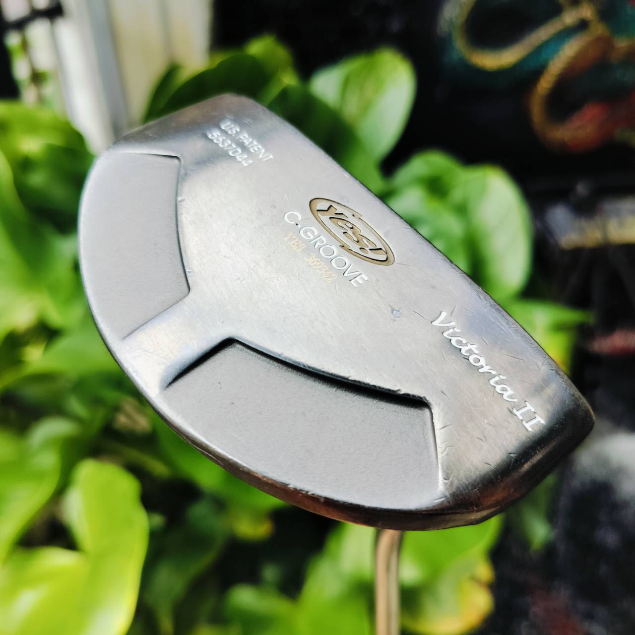 PUTTER YES C-GROOVE VICTORIA II ความยาว 34 นิ้ว สุดยอดพัตเตอร์คุณภาพ รูทรงมอลเล็ตที่วางบล๊านซ์ไว้อย่างดี ทำให้การชดเชยความผิดพลาดสูงขึ้น ไม้กอล์ฟพรีเมี่ยมมือสอง ของแท้ By NakaraLuxurious