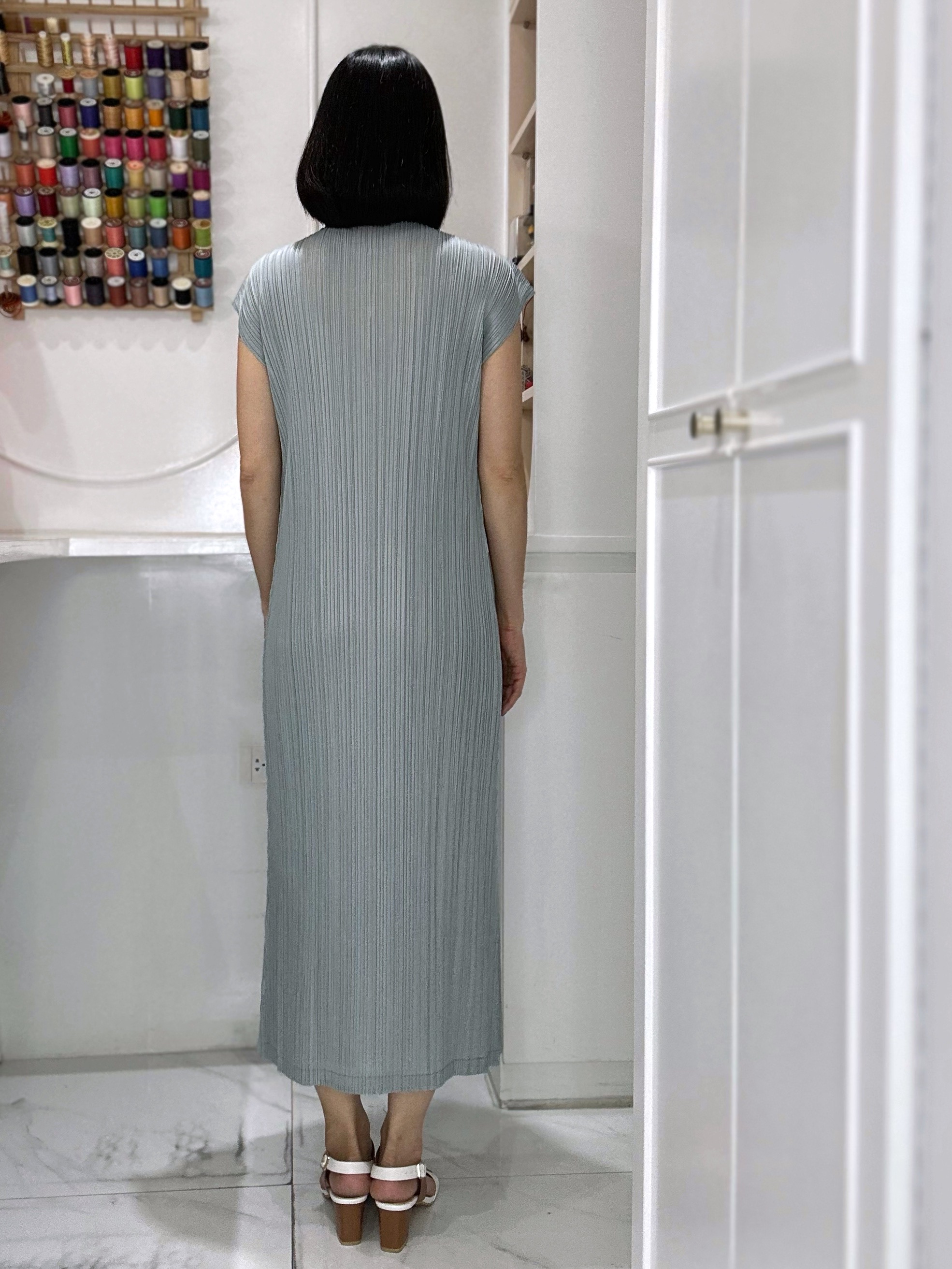 2MUAY รุ่น GJO1530 เดรสพลีทคุณภาพ OPEN NECK CAP SLEEVE PLEATED DRESS 10 สี FREE SIZE