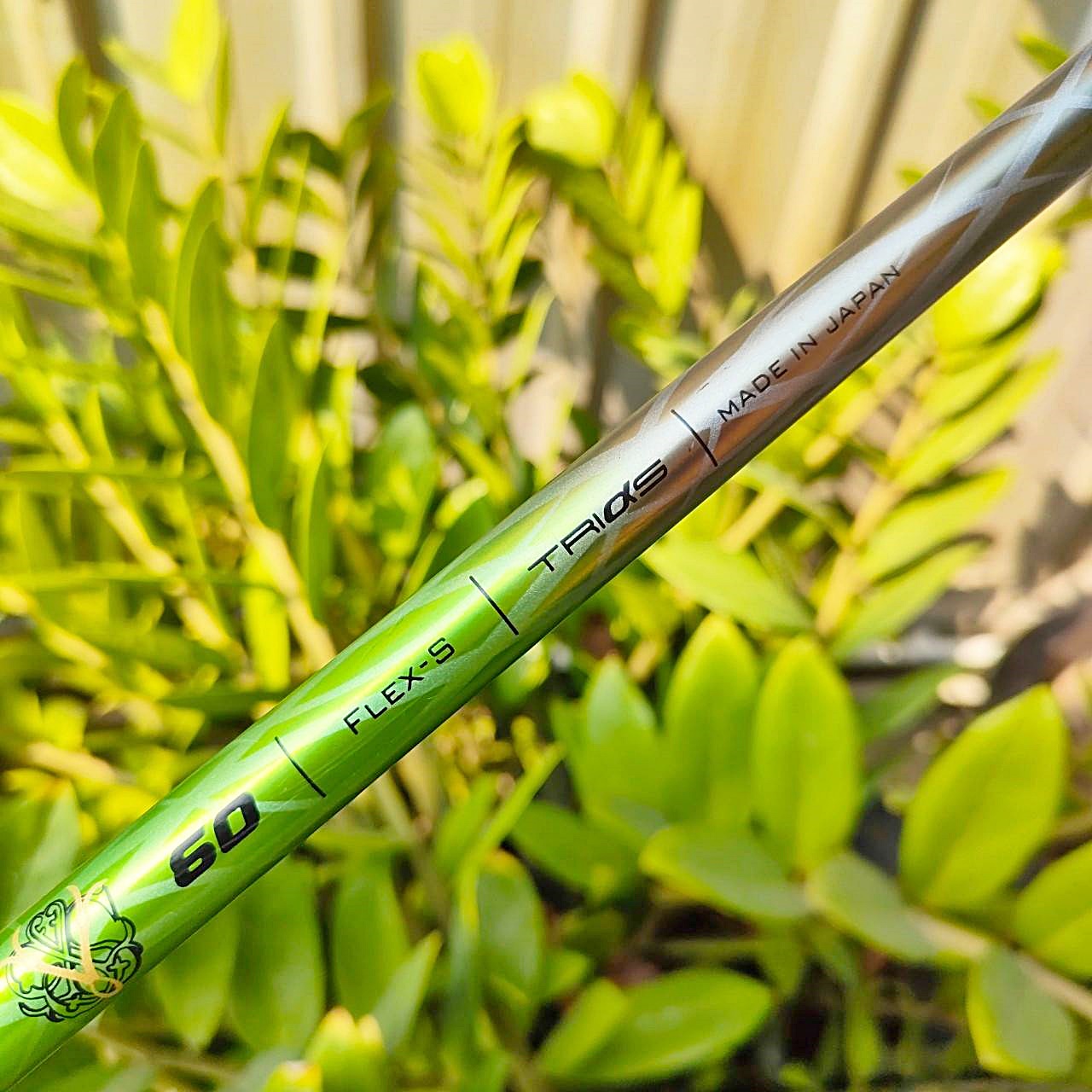 ก้าน DRIVER BASILEUS TRIAS ความยาวเฉพาะก้าน 44.5 นิ้ว FLEX S ติดกริพ ELITE มาด้วยแล้ว สุดยอดก้านพรีเมี่ยมจากญี่ปุ่น มือสอง ของแท้ By NakaraLuxurious