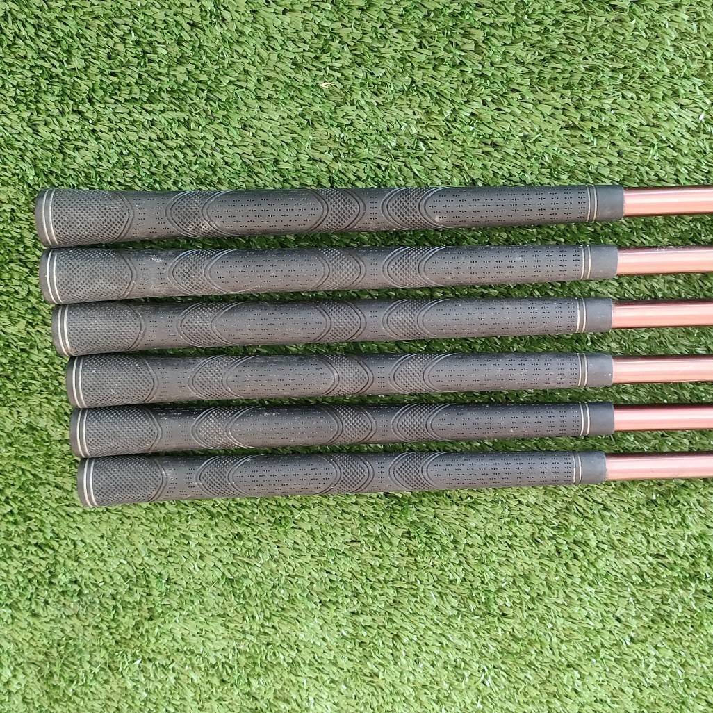 ** ไม้กอล์ฟสำหรับผู้หญิง ** ชุดเหล็ก PROKENNEX SIGMA LOW GRAVITY มีเหล็ก 6-9 เเละ PW SW ก้าน SIGMA FLEX L เป็นชุดที่ตีง่ายมากๆ มีออฟเซ็ทที่พอดิบพอดี และ CAVITY ที่ลงตัวครับ MADE IN JAPAN