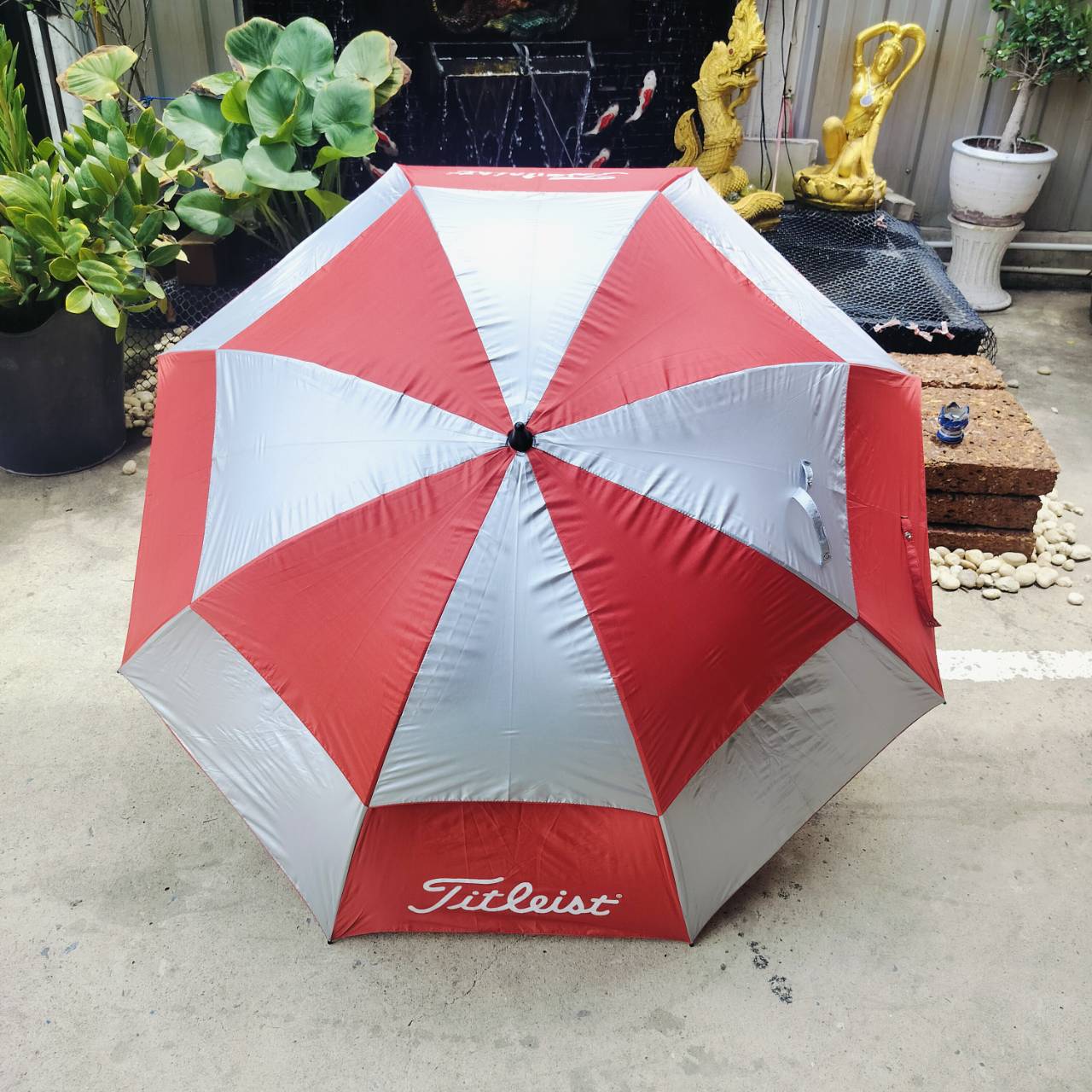 ร่มกอล์ฟ Titleist มือสองสวยๆ เป็นร่มสองชั้นอย่างดี มีปลอกร่มครบ ร่มกอล์ฟมือสอง ของแท้ BY NakaraLuxurious