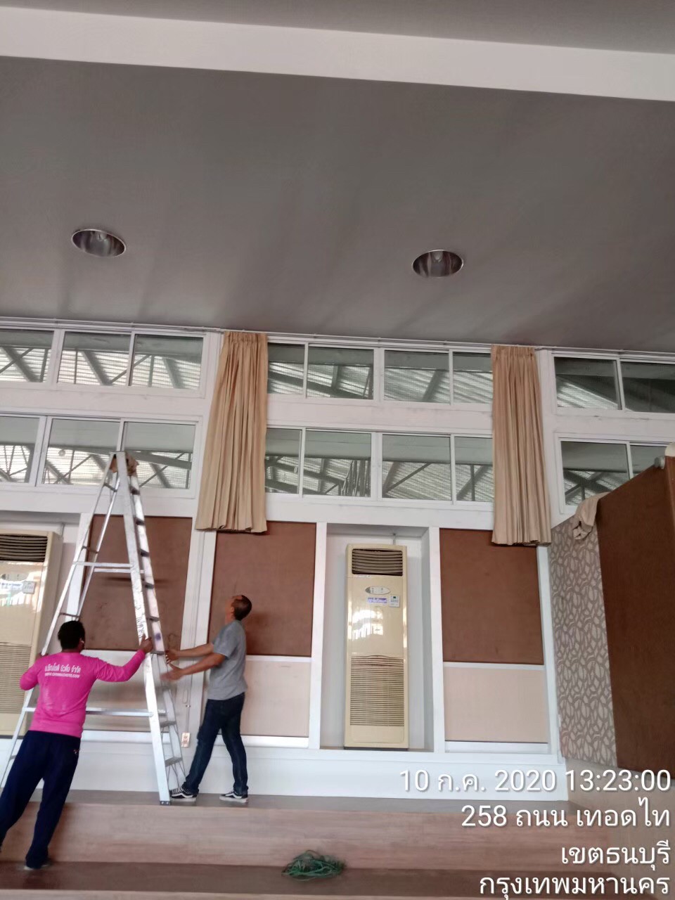 รร.วัดอินทรารามปรับปรุงห้องประชุม และสนามกีฬาในร่ม