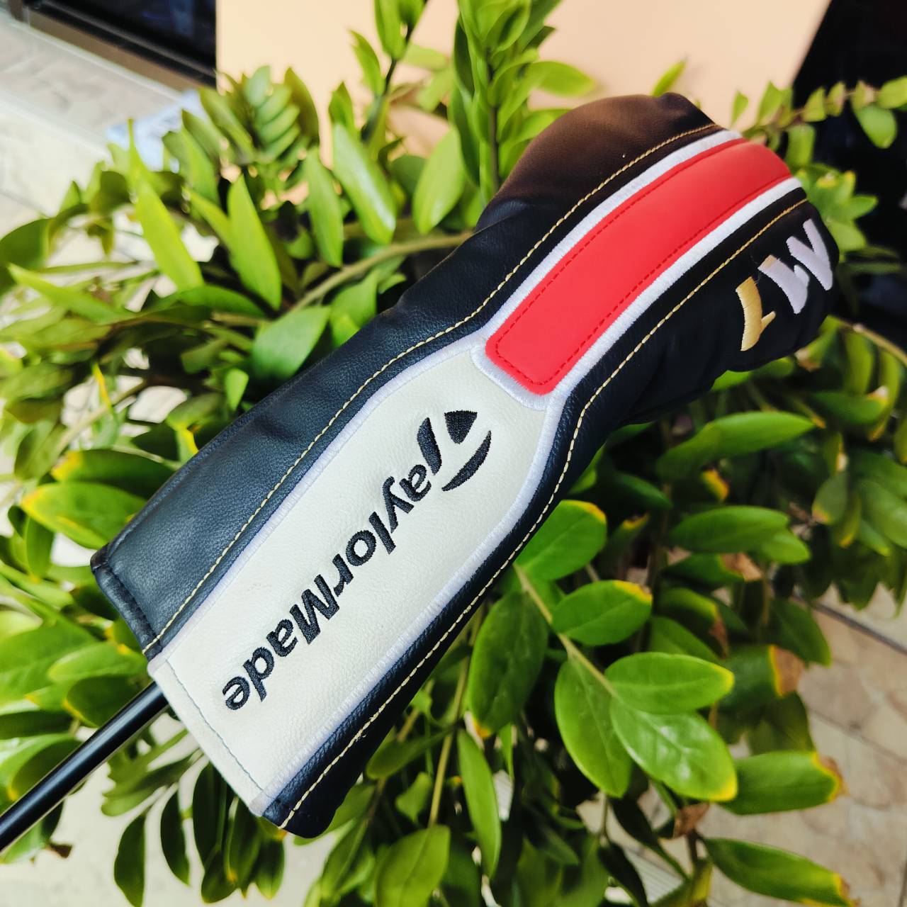 FW3 Taylormade M1 ตีดีมากๆ สามารถปรับวิถีลูกซ้ายหรือขวาได้ และปรับมุมเหินได้ที่คอไม้ค่ะ เพื่อได้ตำแหน่งที่เข้ากับวงสวิง กระดองเคฟล่าอย่างดี CG ต่ำ COVER แท้เดิม ไม้กอล์ฟพรีเมี่ยมมือสอง ของแท้ By NakaraLuxurious