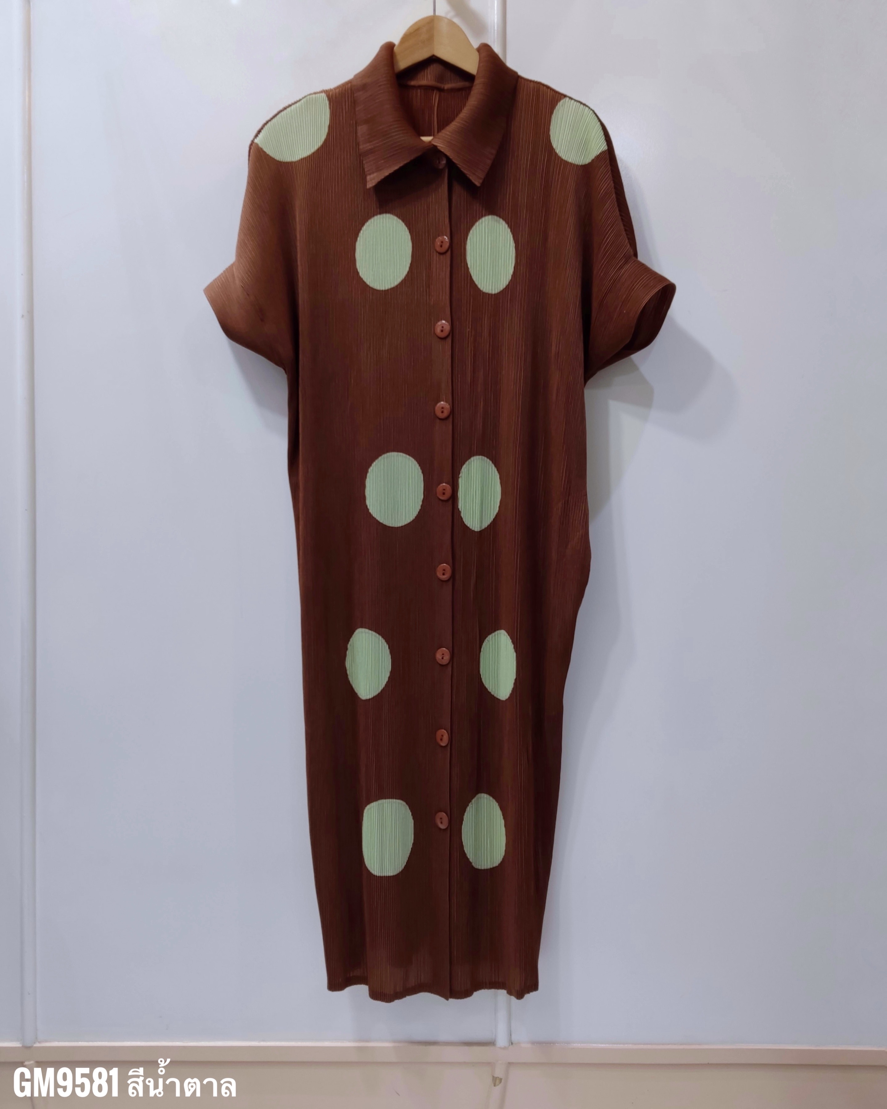 2MUAY รุ่น GM9581 เดรสอัดพลีท POLKA DOT BUTTON FRONT PLEATED DRESS 7 สี FREE SIZE