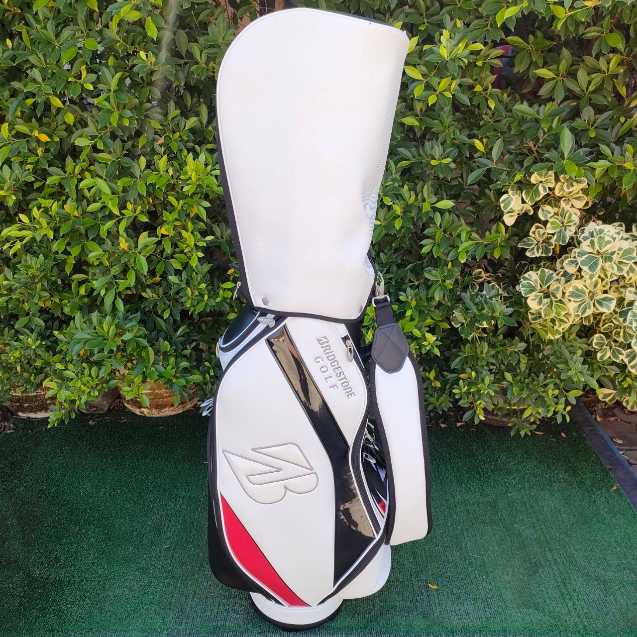 FULLSET BRIDGESTONE BG-100 สุดยอดเซ็ตพรีเมี่ยมญี่ปุ่น สภาพสวยนางฟ้า!! ก้าน DIMANA ทั้งชุด COVER เดิมสวย ถุงกอล์ฟสวยมาก!! ไม้กอล์ฟมือสอง ของแท้ BY NakaraLuxurious