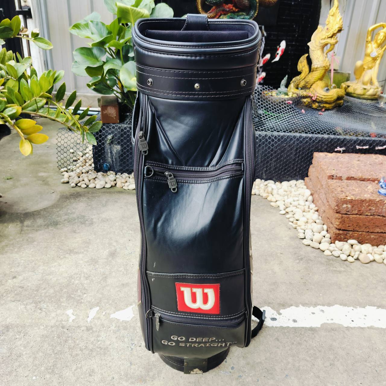 กอล์ฟ WILSON ถุงDEEP RED มือสอง สภาพดีพร้อมใช้ เป็นถุง TOUR ใบใหญ่ วัสดุดีมาก