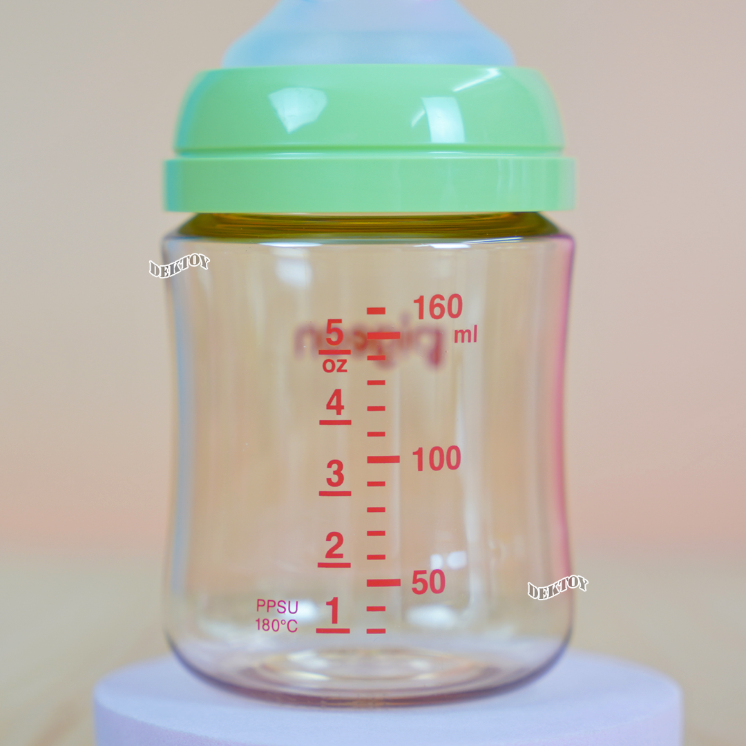 รุ่นใหม่ ไม่พิมพ์ลาย Pigeon พีเจ้น ขวดนมพีเจ้นสีชา 5 ออนซ์แพ็ค2ขวด+ จุกซอฟท์ทัช พลัส SS