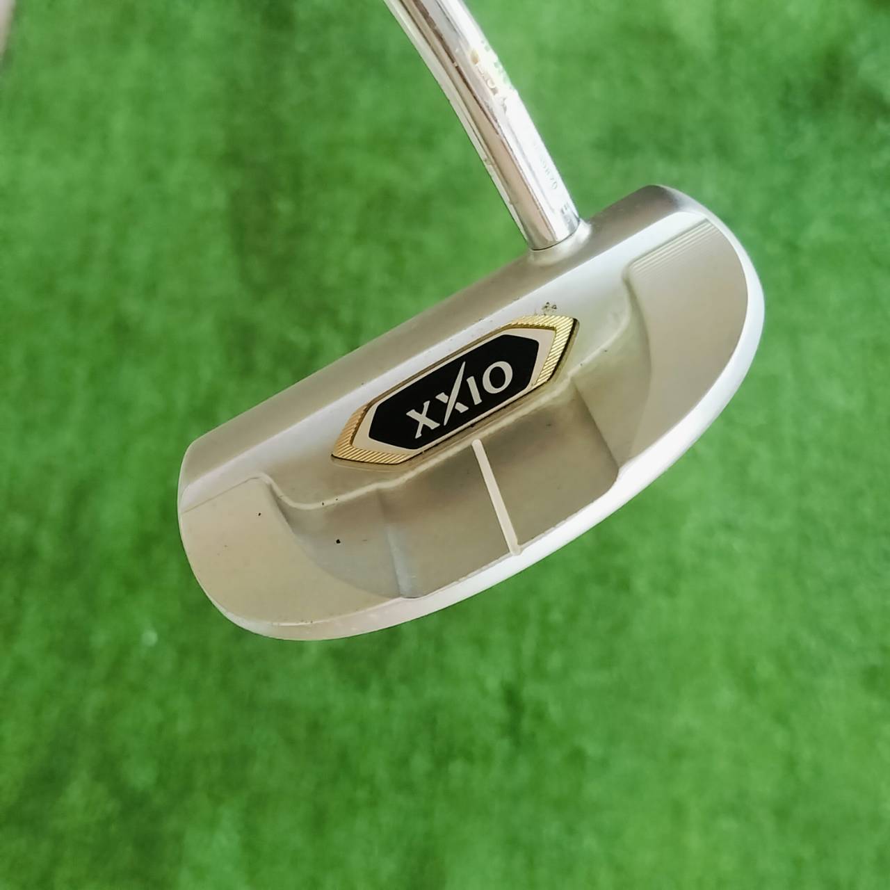 ** ไม้กอล์ฟมือซ้าย ** PUTTER XXIO ยาว 34 นิ้ว ออกแบบและสร้างจาก NEVER COMPROMICE พัตต์นิ่งมากๆ พรีเมี่ยมญี่ปุ่น ไม้กอล์ฟพรีเมี่ยมมือสอง ของแท้ By NakaraLuxurious