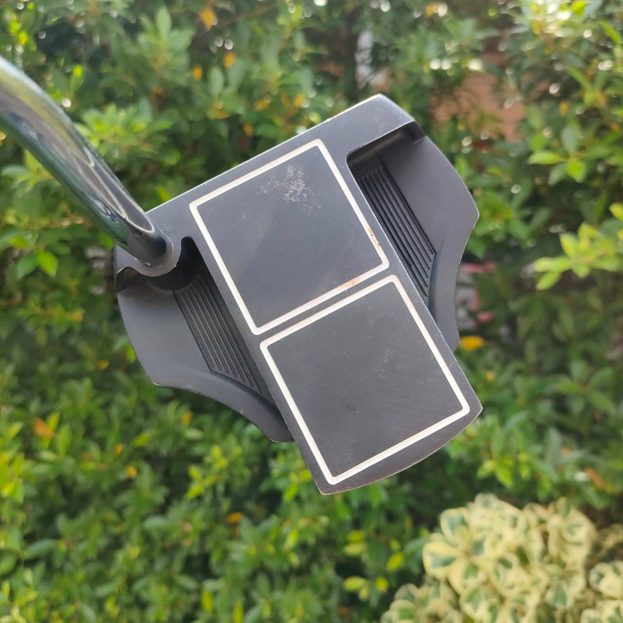 PUTTER CLEVELAND SMART SQUARE ความยาว 34 นิ้ว พัตต์ตรง!! สภาพสวยเดิมๆเลย มี COVER มาให้ด้วย รุ่นนี้เล็งง่ายกว่าเป็นสี่เหลี่ยม และออกแบบให้เป็นการชดเชยความผิดพลาดอย่างสูงสุด!! ไม้กอล์ฟมือสอง ของแท้ BY NakaraLuxurious