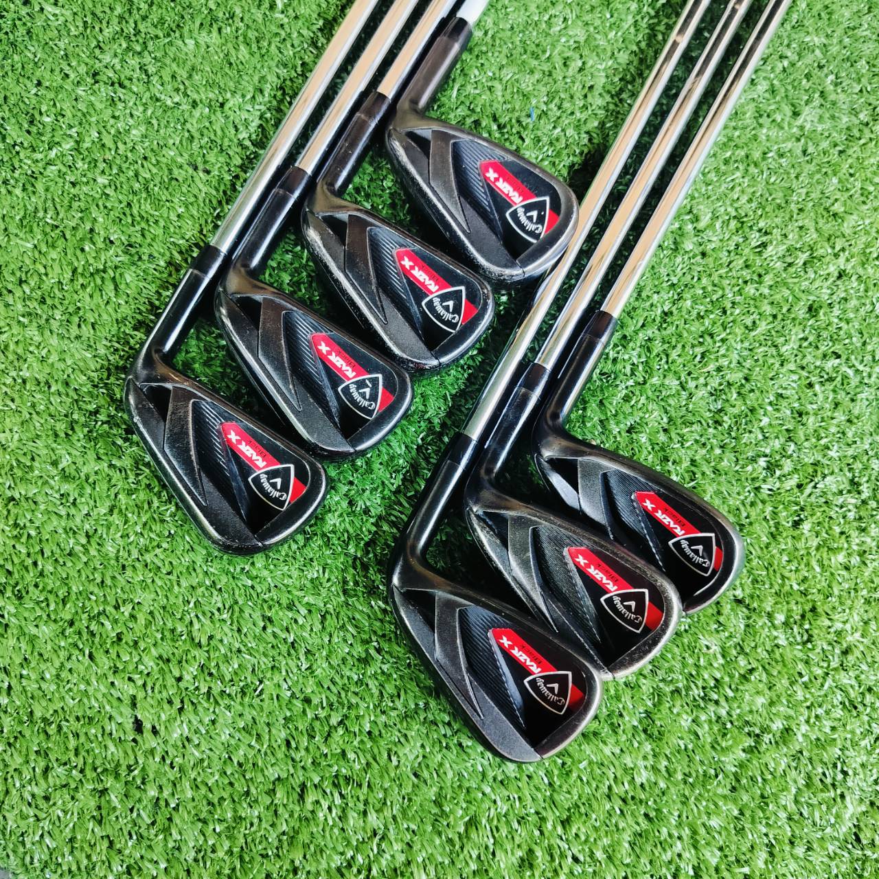 ชุดเหล็ก Callaway RAZR X Black PVD Finish ใบเหล็กสีดำ ให้ความดุดัน สวยงามสะดุดตา และลดแสงสะท้อนได้เป็นอย่างดี ไม้กอล์ฟพรีเมี่ยมมือสอง ของแท้ By NakaraLuxurious