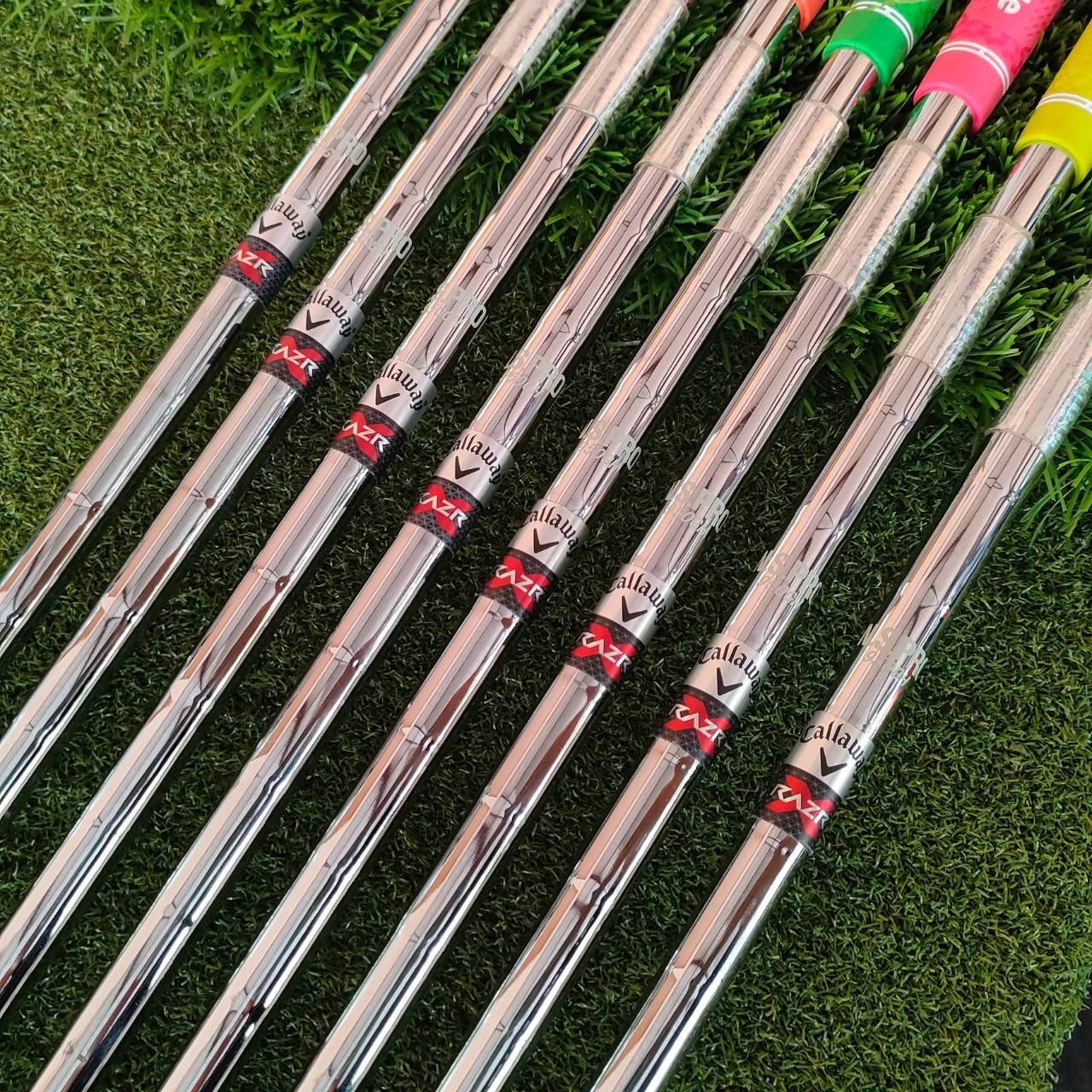 ชุดเหล็ก CALLAWAY RAZR X TOUR มีเหล็ก 3 - 9 PW ได้เหล็ก 8 ชิ้น ก้าน N.S.PRO 950 GH ก้านดีมากๆ ลงตัวมากครับ สุดยอดคุณภาพ สวยงาม