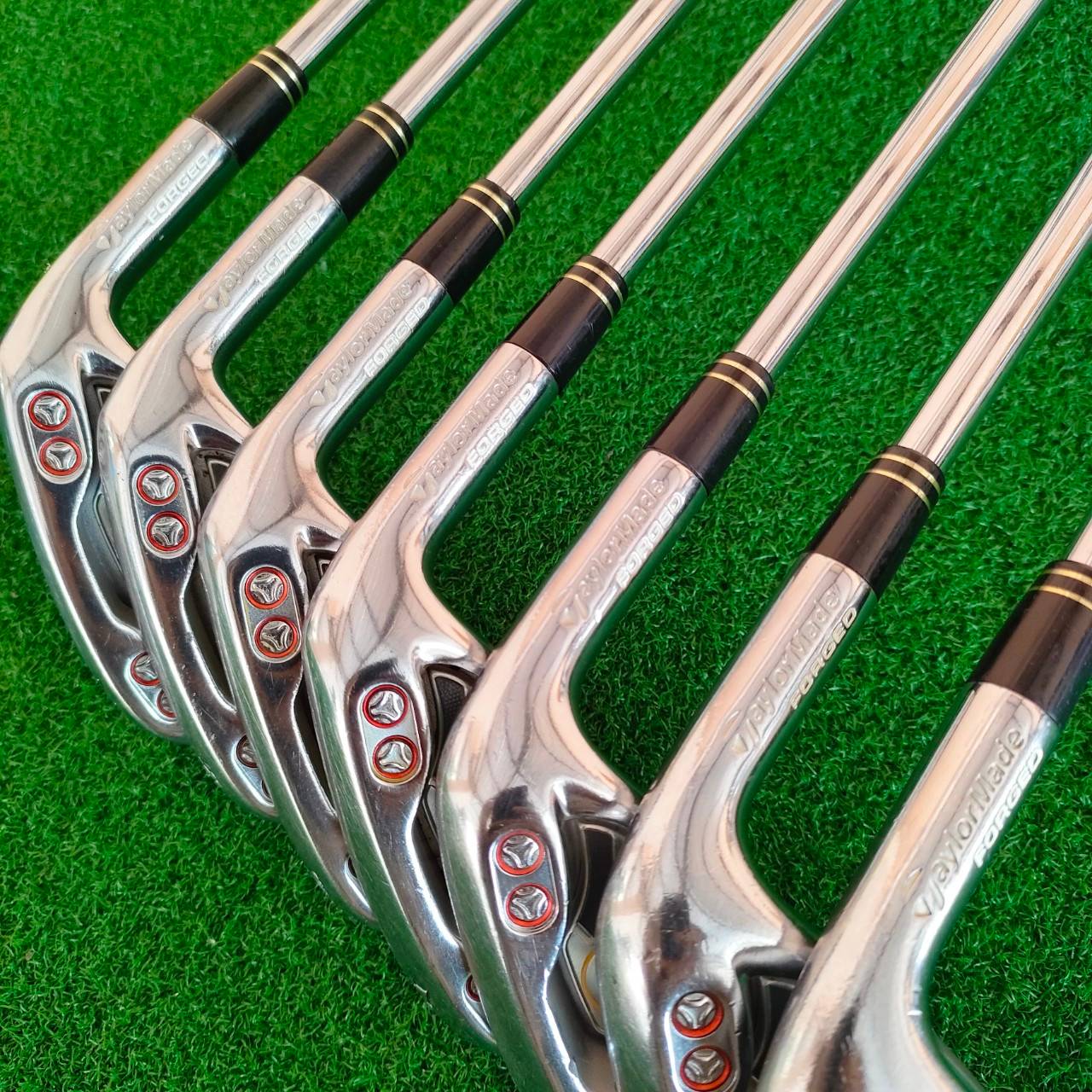 ชุดเหล็ก TAYLORMADE XR FORGED มีเหล็ก 4-9 เเละ PW เหล็ก FORGED CAVITY คุณภาพสูง งานพรีเมี่ยมมากๆ ตระกูล XR พรีเมี่ยม