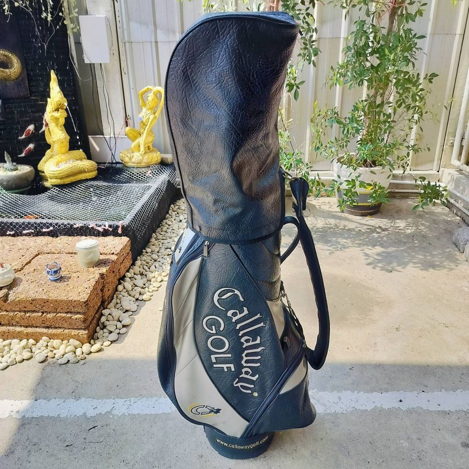 ถุงกอล์ฟ Callaway C4 มีแป๊ก COVER หลุด 1 จุด นอกนั้นสภาพสวยสมบูรณ์ สภาพเดิมๆ ถุง TOUR ใบใหญ่