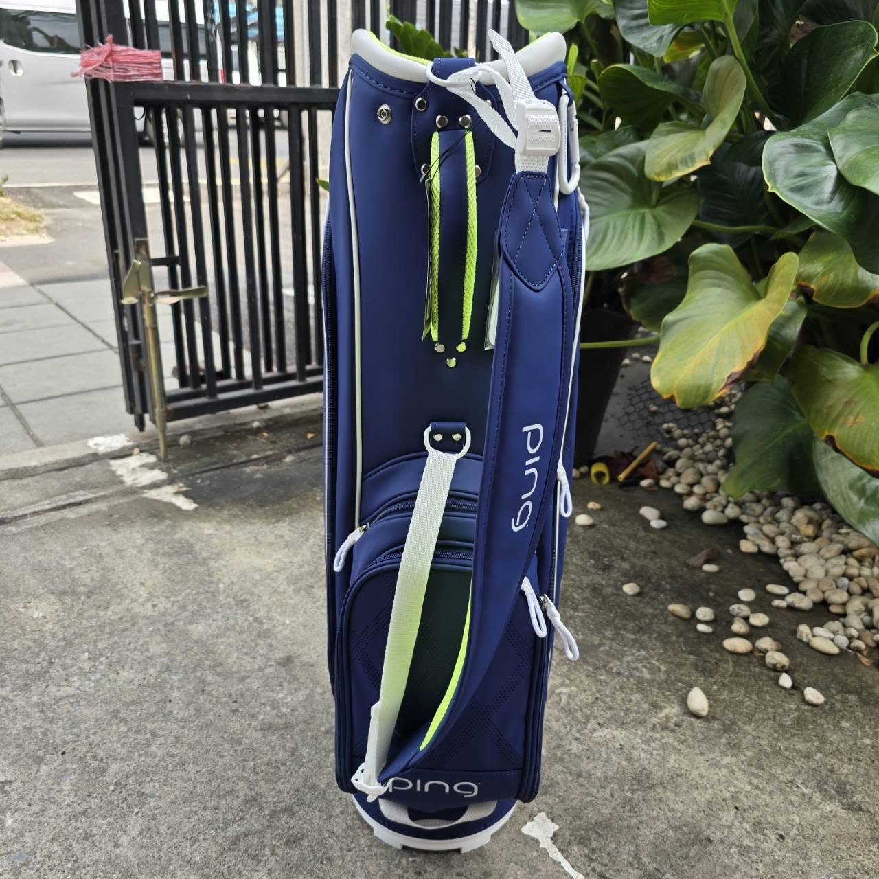 **ลดพิเศษ** ถุงกอล์ฟ PING LADY ของใหม่ ของแท้ น้ำหนักเบามาก กันน้ำ ขนาดพอดีมากค่ะ